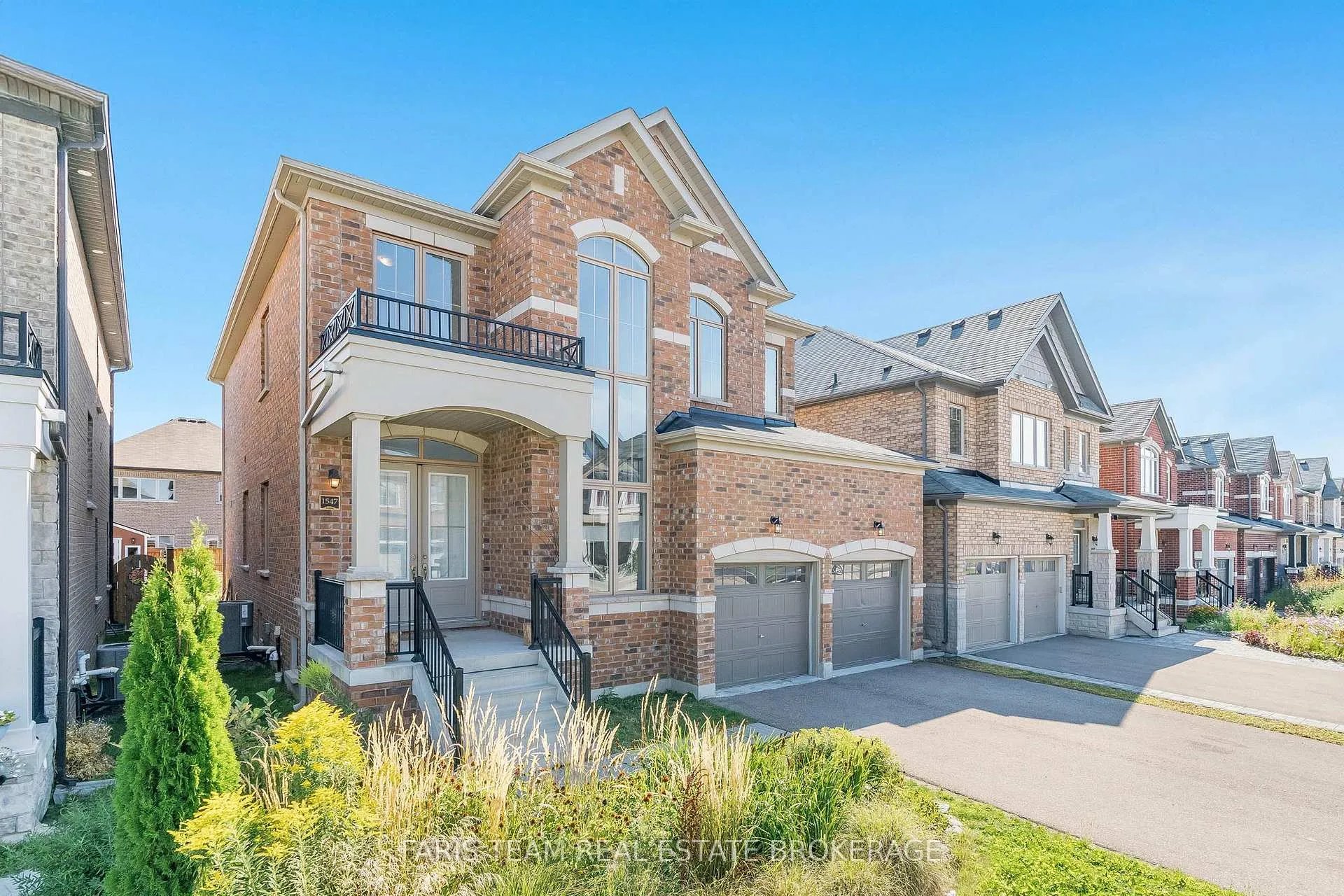 Front of 1547 McRoberts Crescent