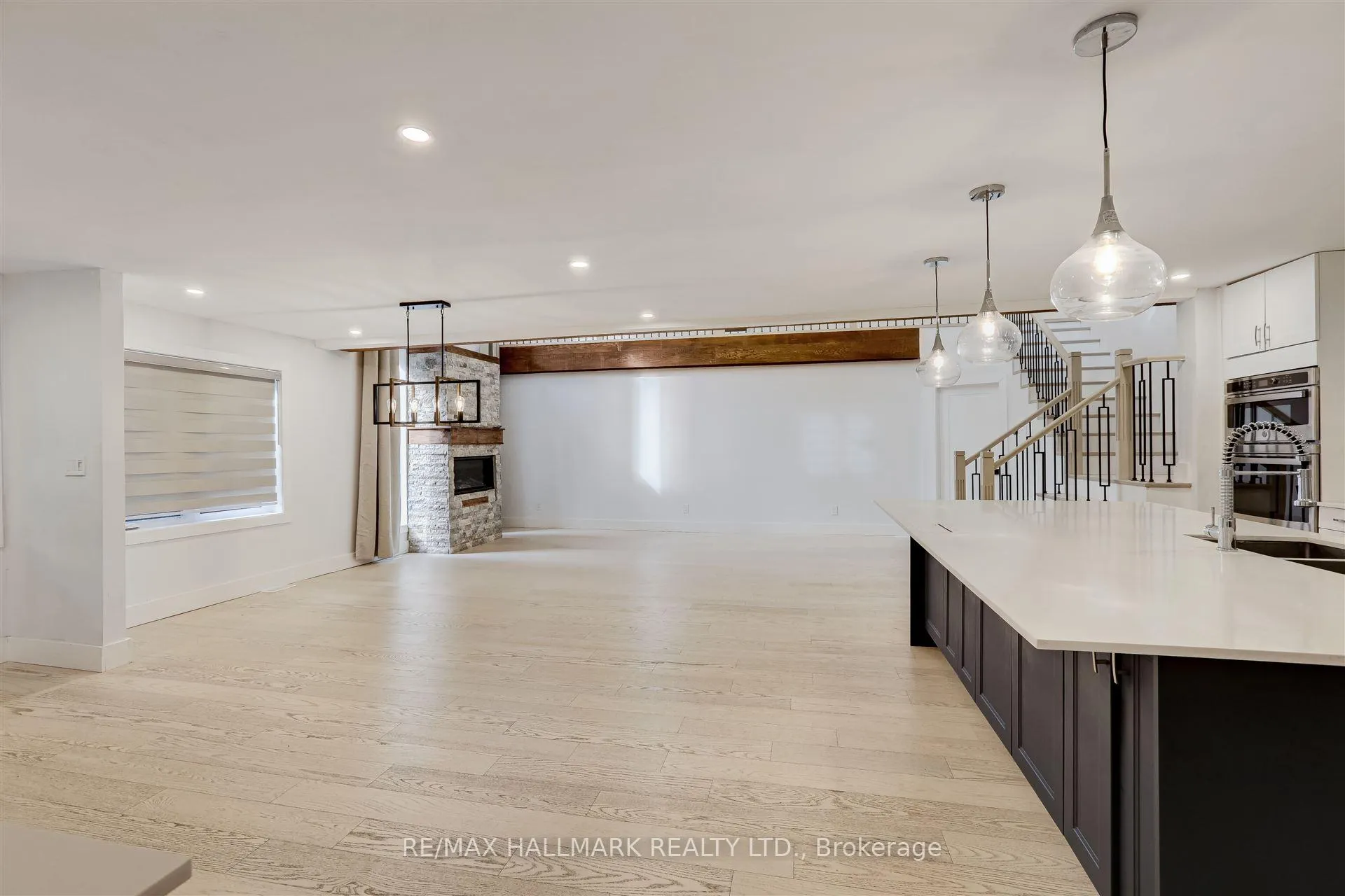 Photo 7 of 2041 Lilac Drive, Innisfil, Alcona — HOMEH