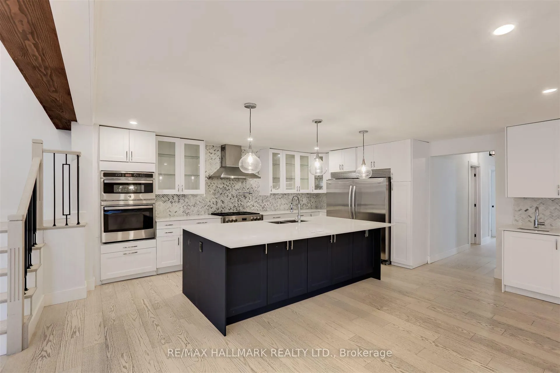 Photo 8 of 2041 Lilac Drive, Innisfil, Alcona — HOMEH