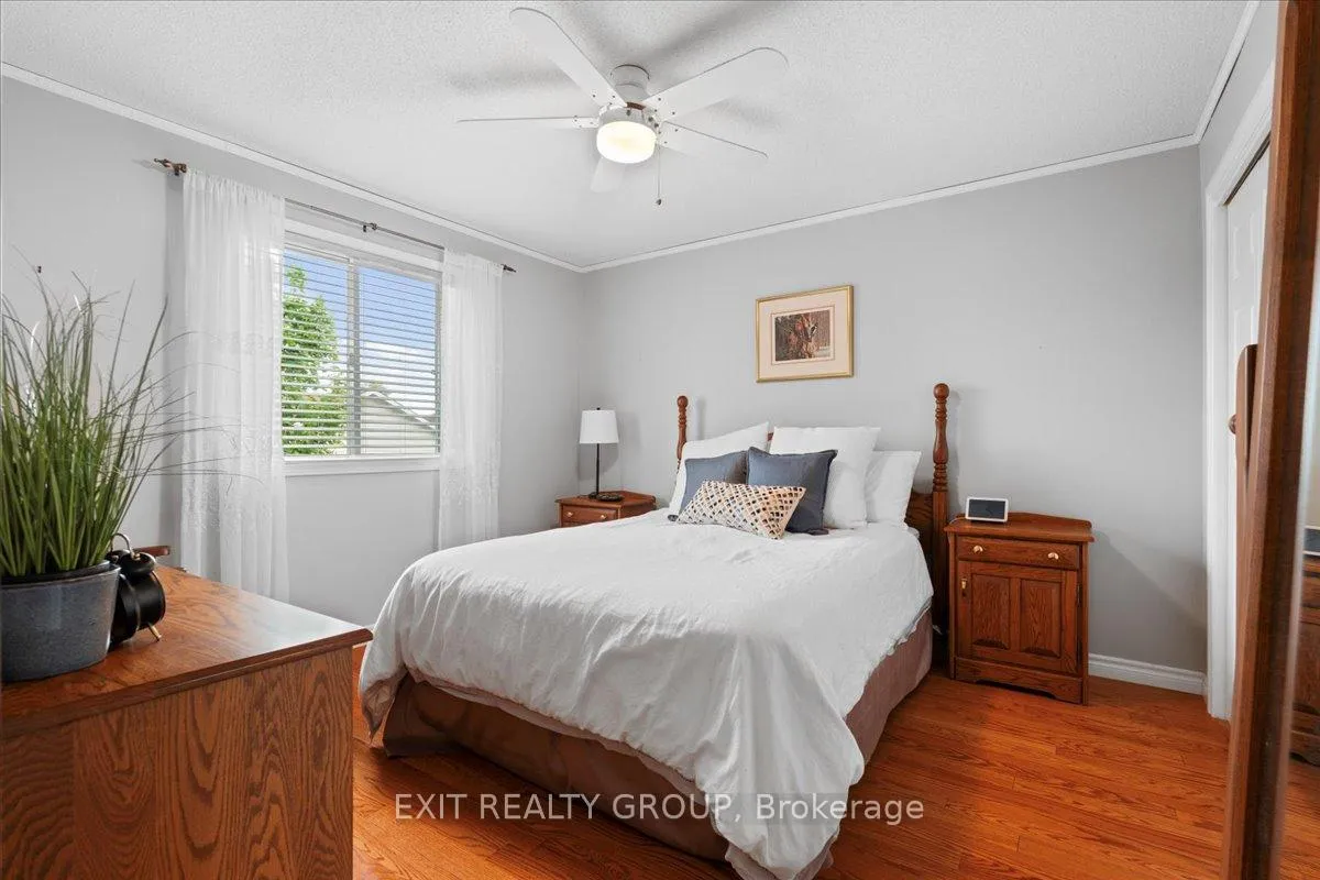 Photo 16 of 41 Faraday Gardens, Belleville, Belleville Ward — HOMEH