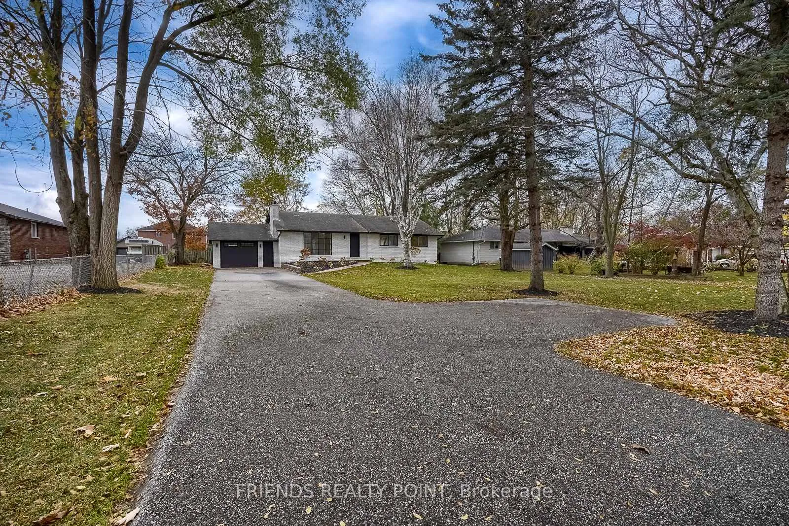 Photo 1 of 349 Victoria Street E, New Tecumseth, Alliston — HOMEH