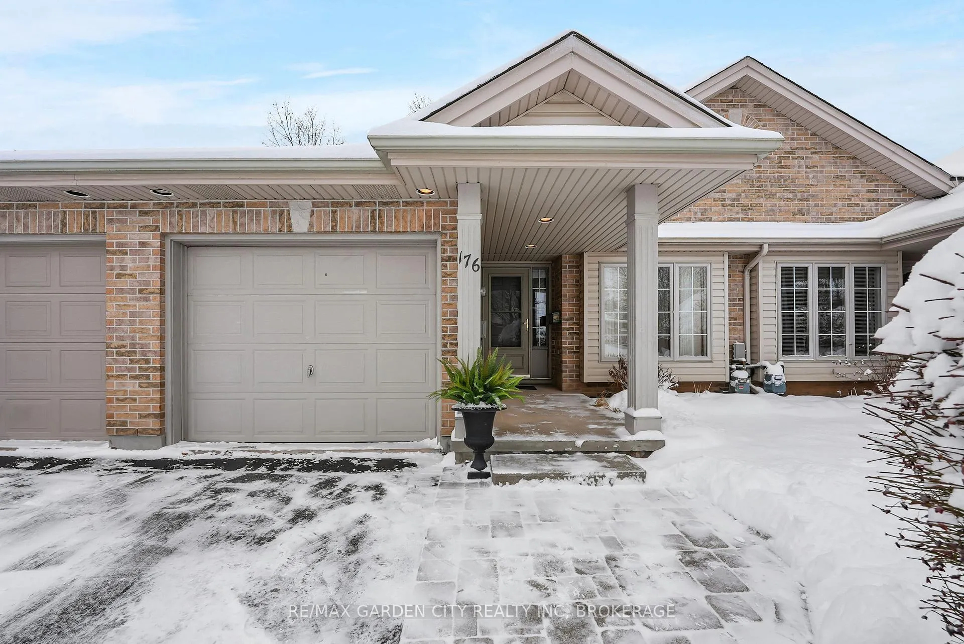 Front of 176 Beckett Crescent