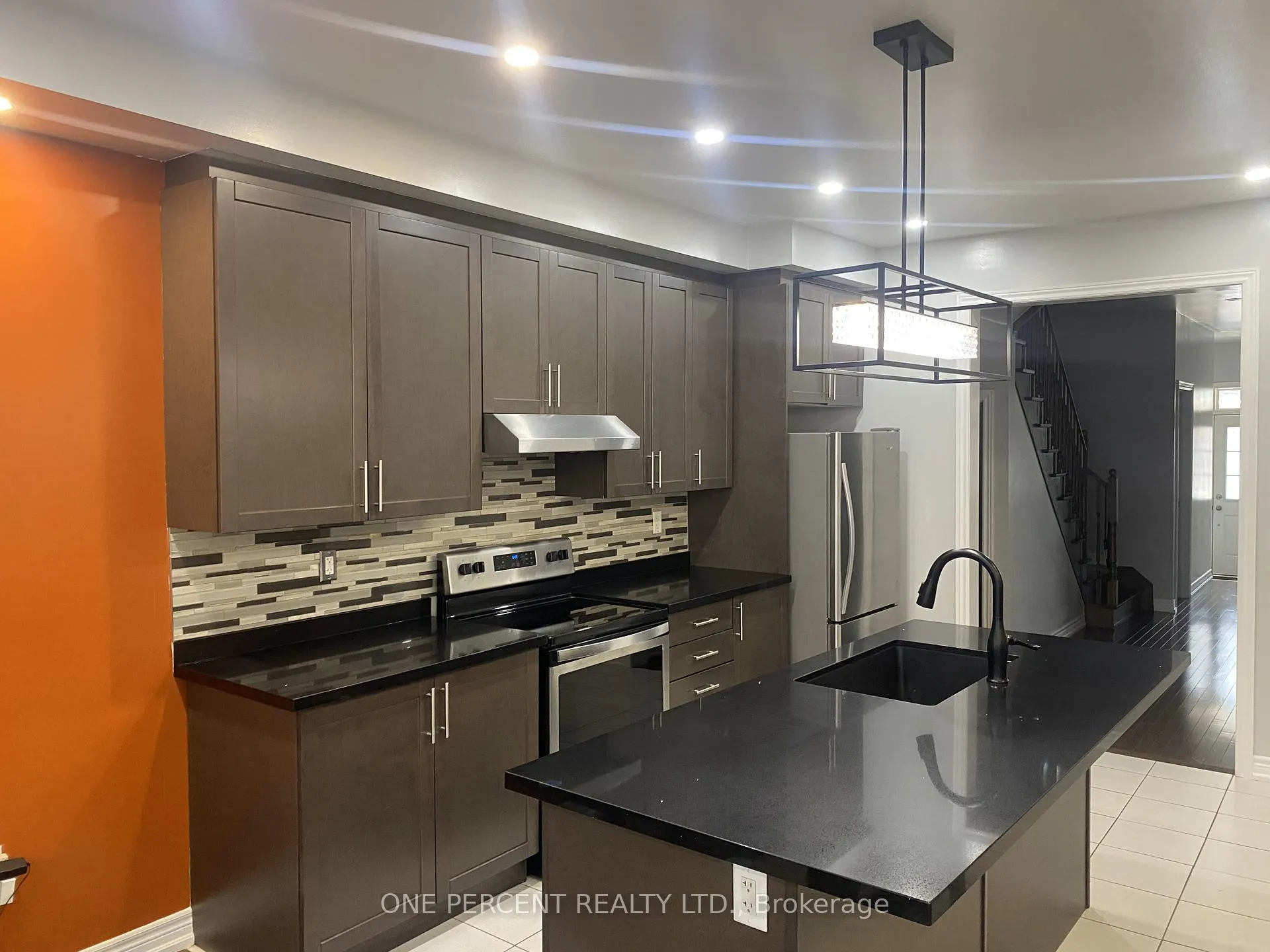Photo 4 of 42 Adventura Road E, Brampton, Northwest Brampton — HOMEH