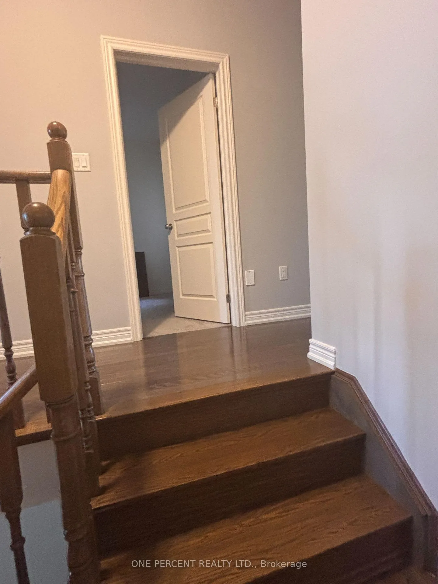 Photo 8 of 42 Adventura Road E, Brampton, Northwest Brampton — HOMEH