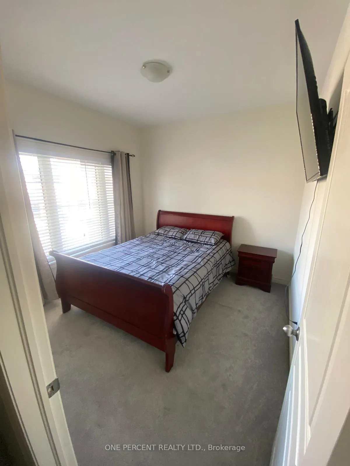 Photo 14 of 42 Adventura Road E, Brampton, Northwest Brampton — HOMEH