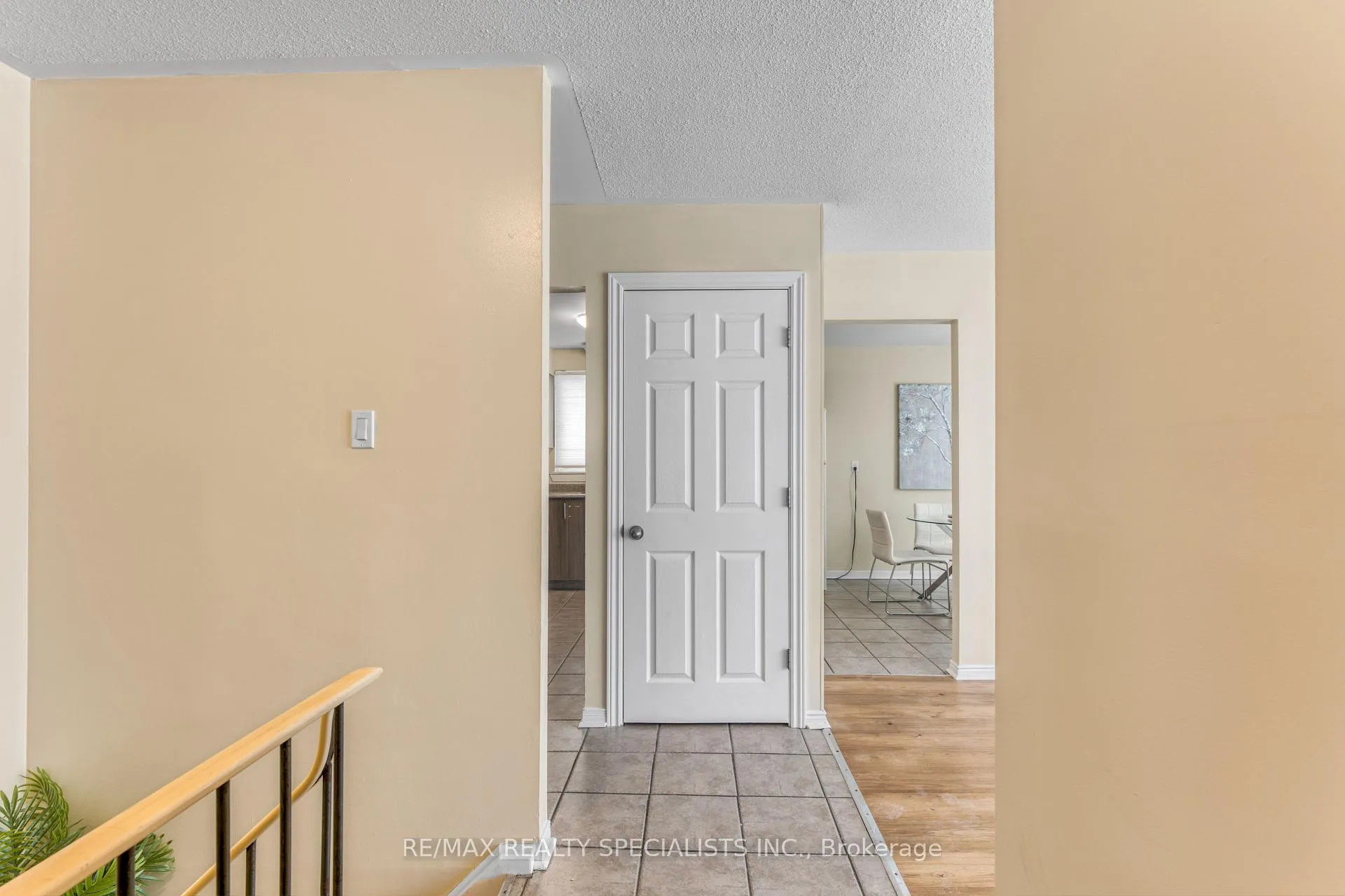 Photo 12 of 198 Folkstone Crescent, Brampton, Southgate — HOMEH