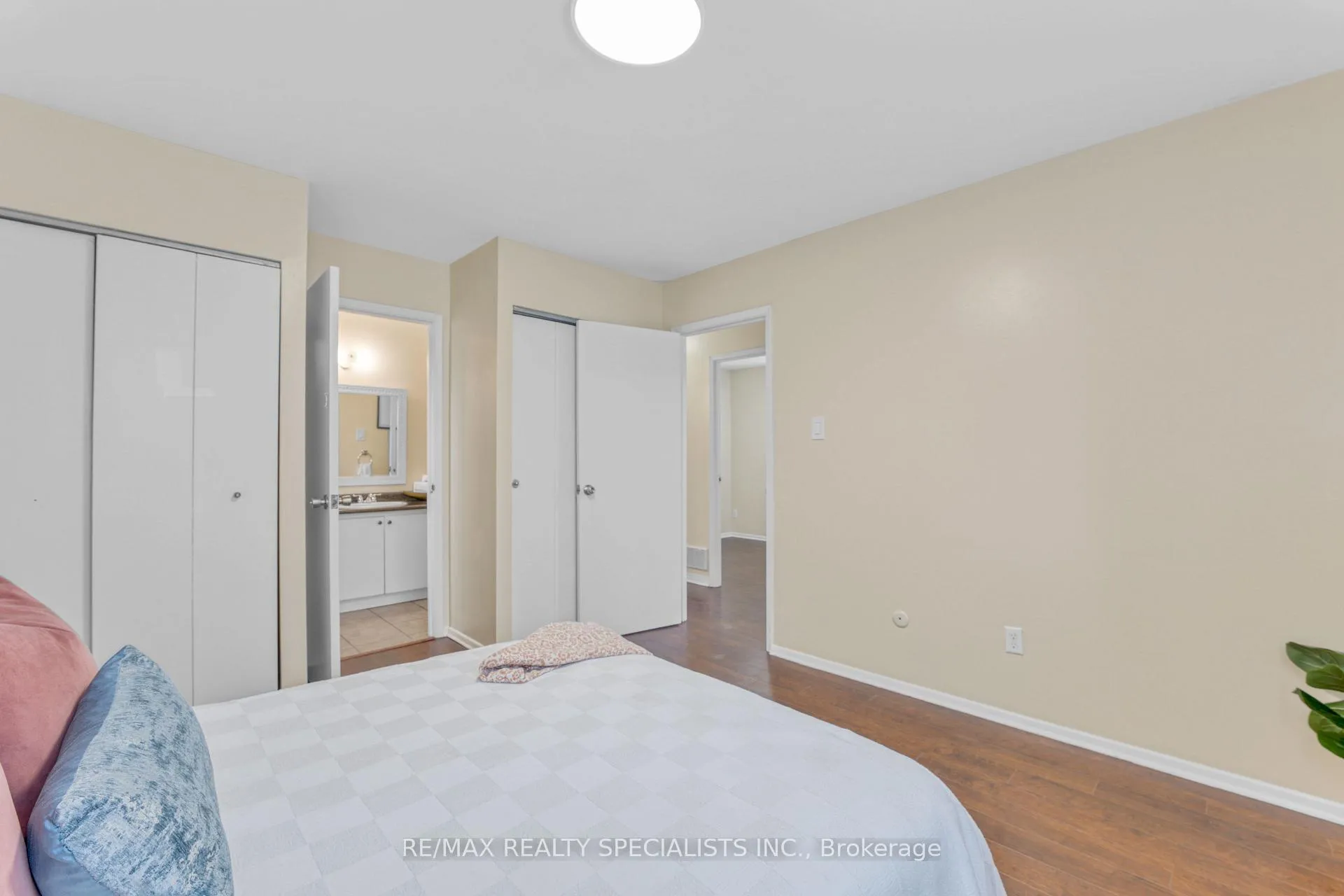 Photo 20 of 198 Folkstone Crescent, Brampton, Southgate — HOMEH