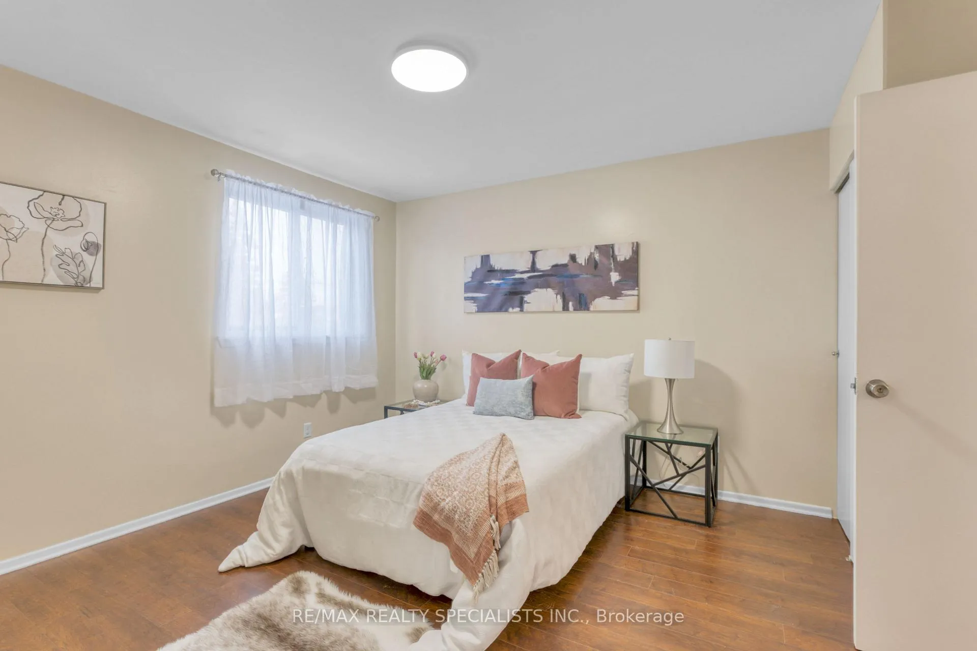 Photo 23 of 198 Folkstone Crescent, Brampton, Southgate — HOMEH