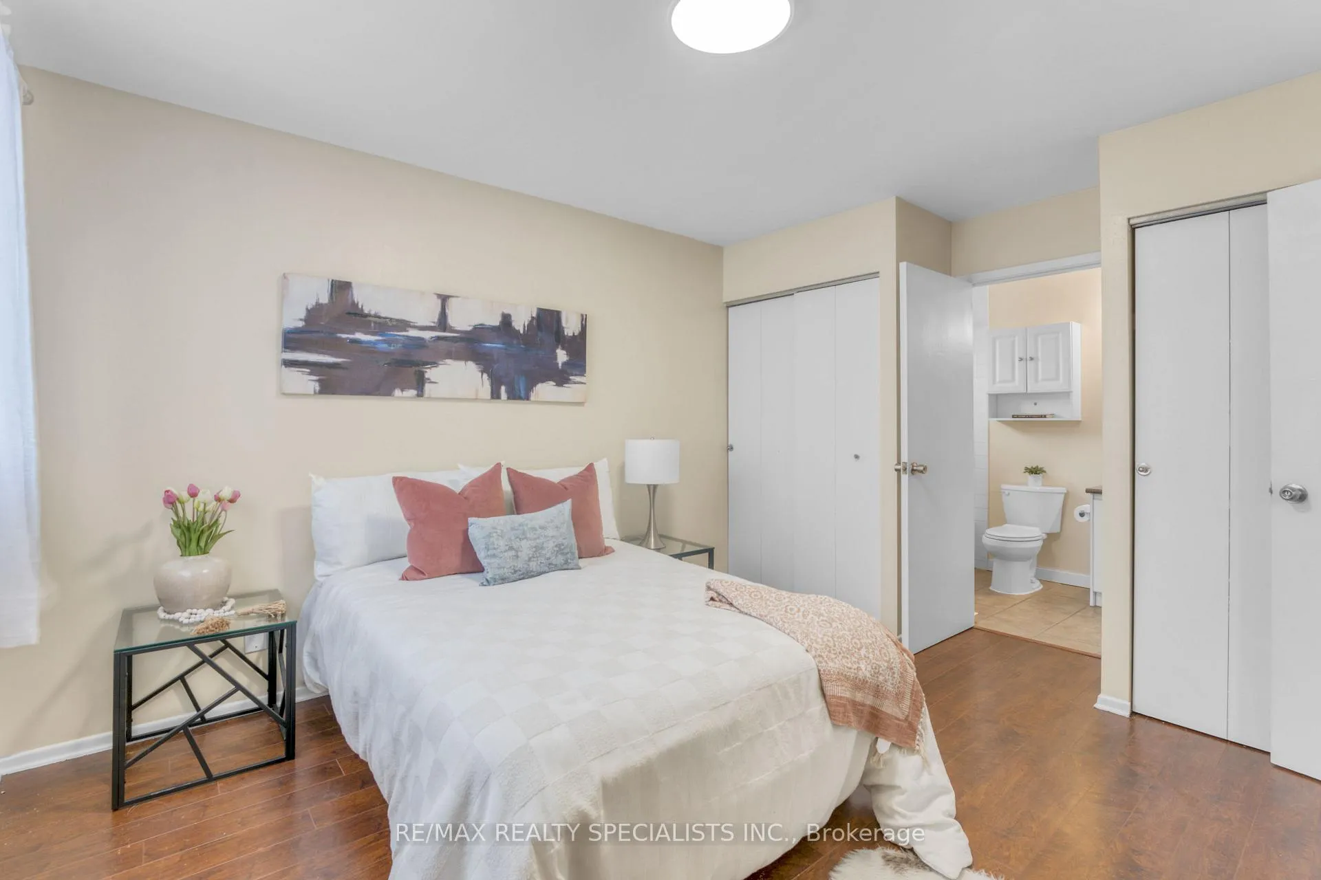 Photo 24 of 198 Folkstone Crescent, Brampton, Southgate — HOMEH