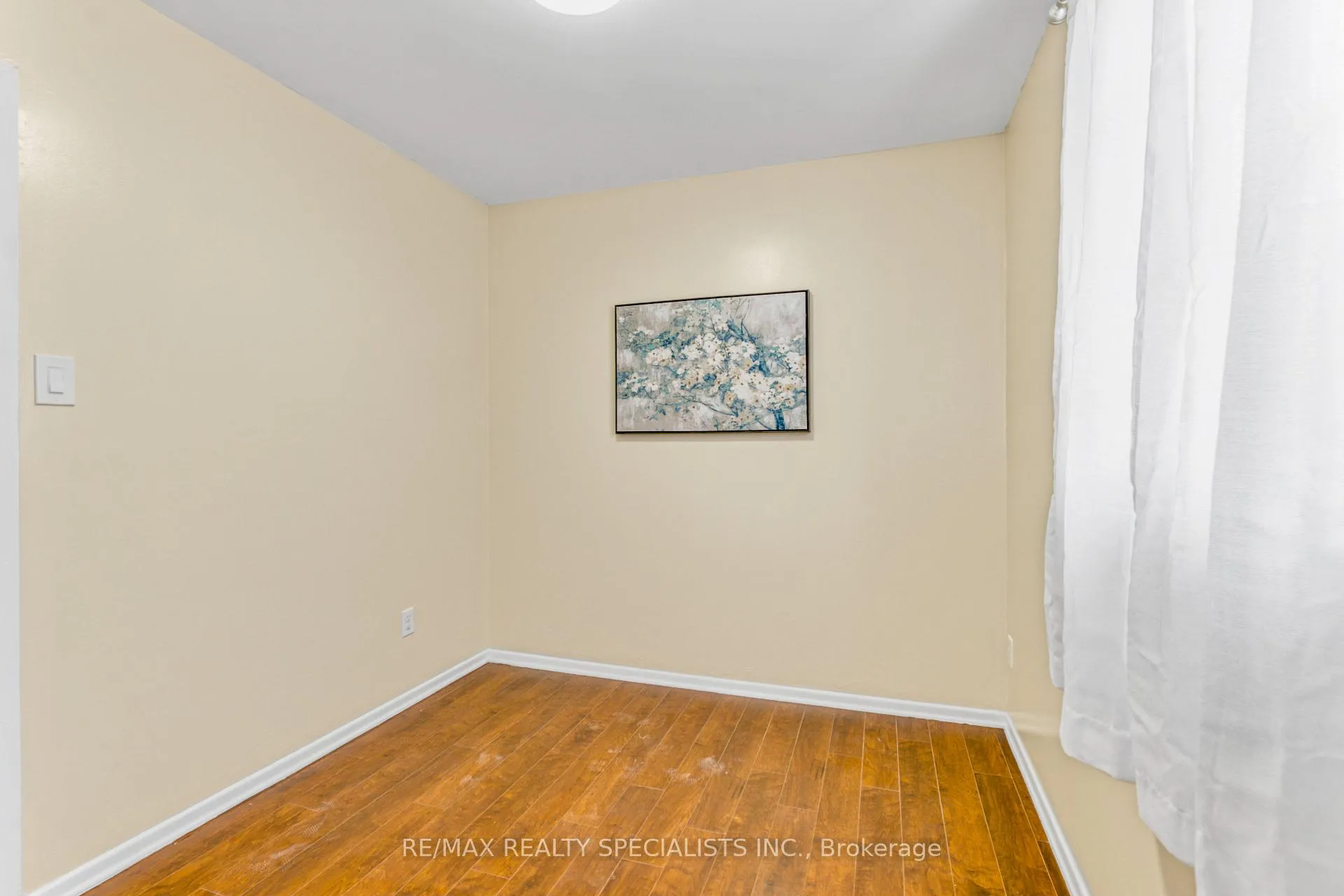 Photo 32 of 198 Folkstone Crescent, Brampton, Southgate — HOMEH