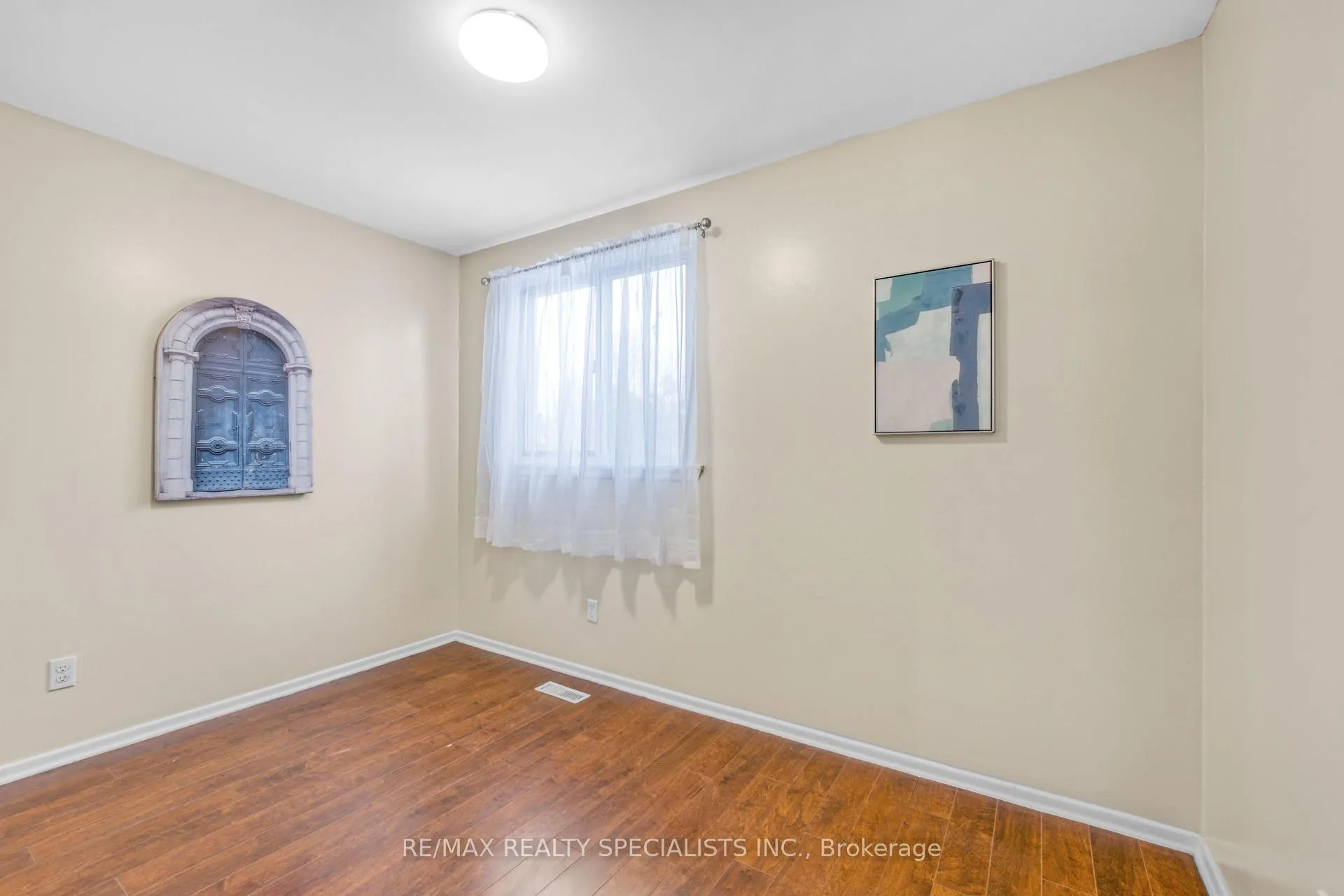 Photo 35 of 198 Folkstone Crescent, Brampton, Southgate — HOMEH