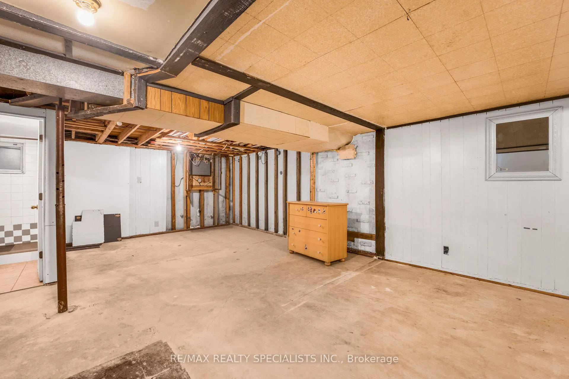 Photo 37 of 198 Folkstone Crescent, Brampton, Southgate — HOMEH