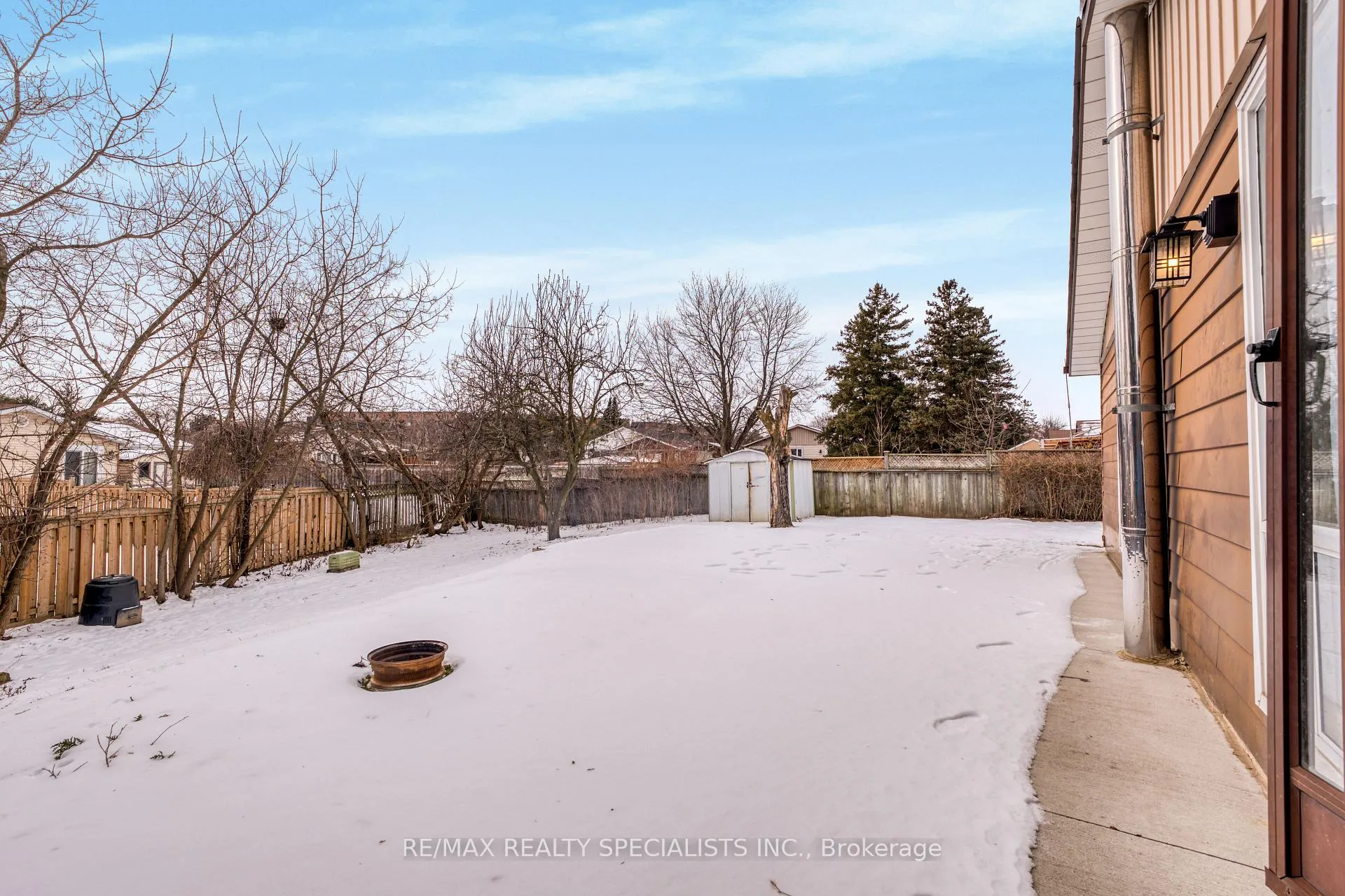 Photo 38 of 198 Folkstone Crescent, Brampton, Southgate — HOMEH