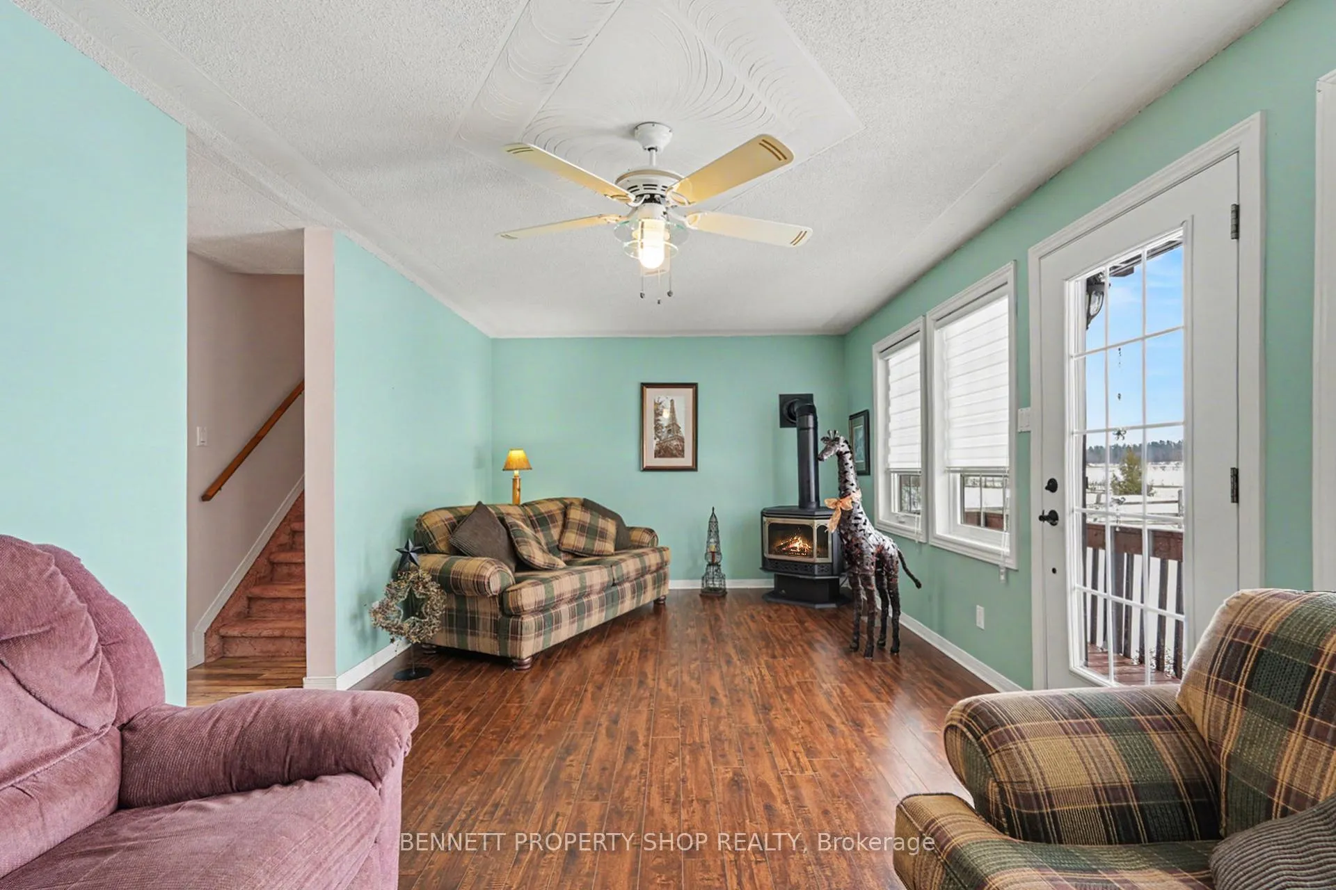Photo 5 of 1312 Scheel Drive, McNab/Braeside, Mcnab/Braeside Twps — HOMEH