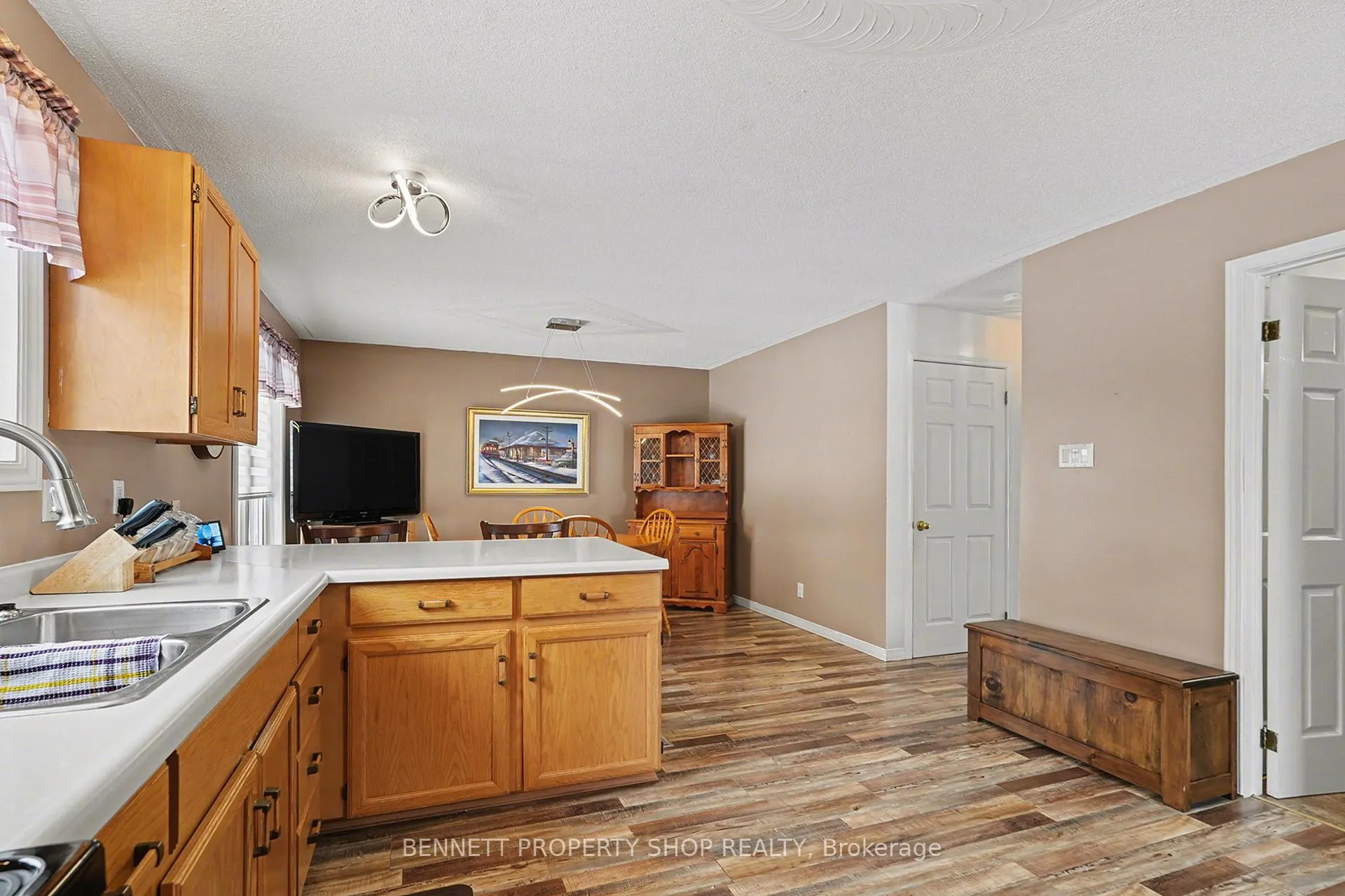 Photo 11 of 1312 Scheel Drive, McNab/Braeside, Mcnab/Braeside Twps — HOMEH