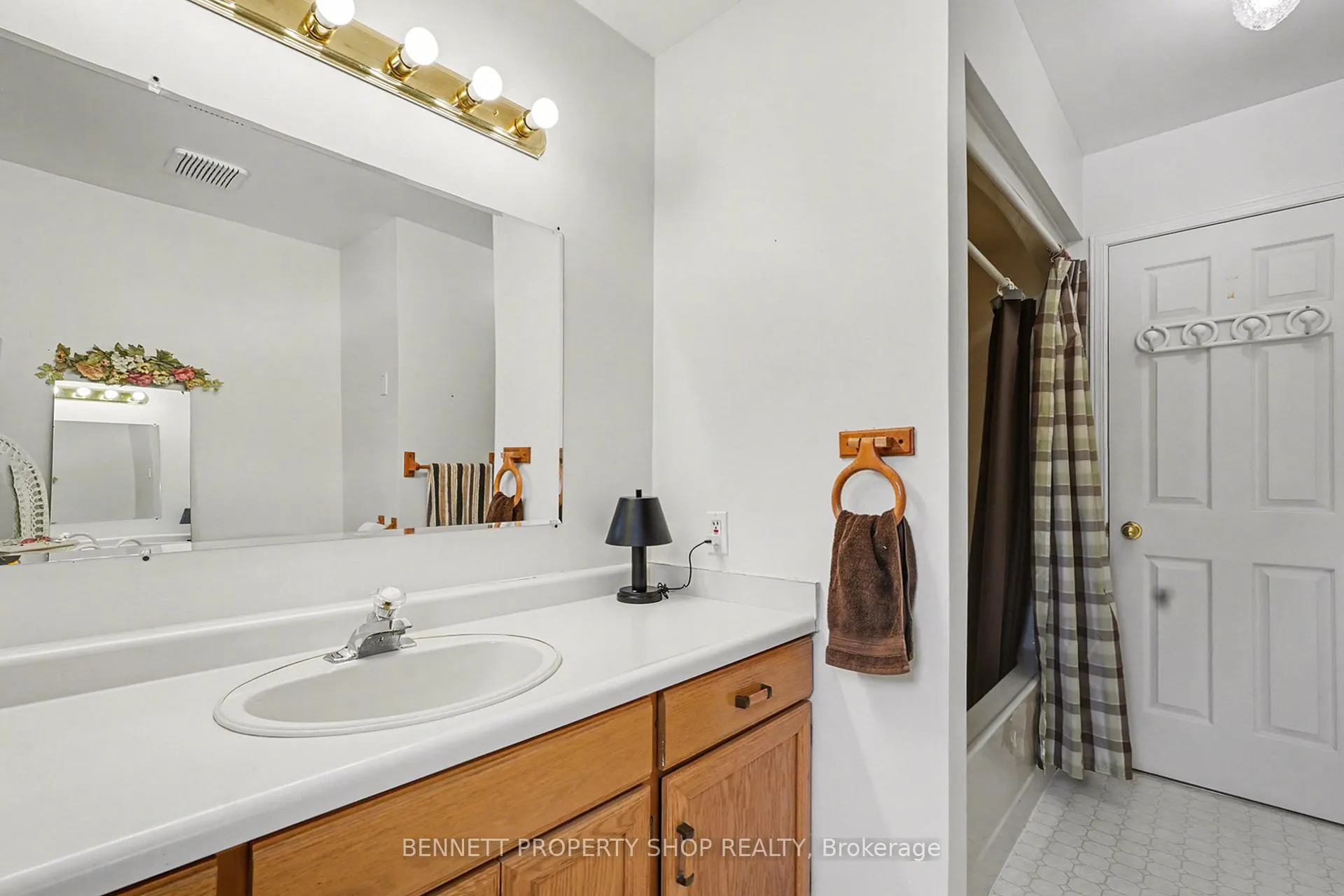 Photo 20 of 1312 Scheel Drive, McNab/Braeside, Mcnab/Braeside Twps — HOMEH