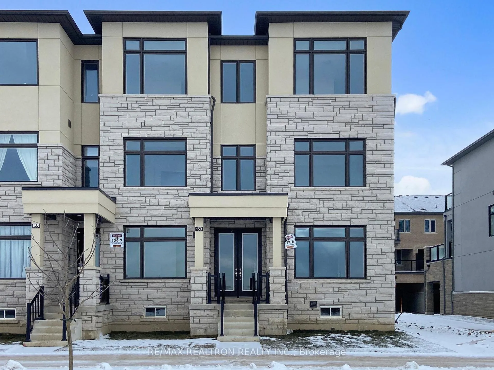 Photo 2 of 153 Berczy Green Drive, Markham, Rural Markham — HOMEH