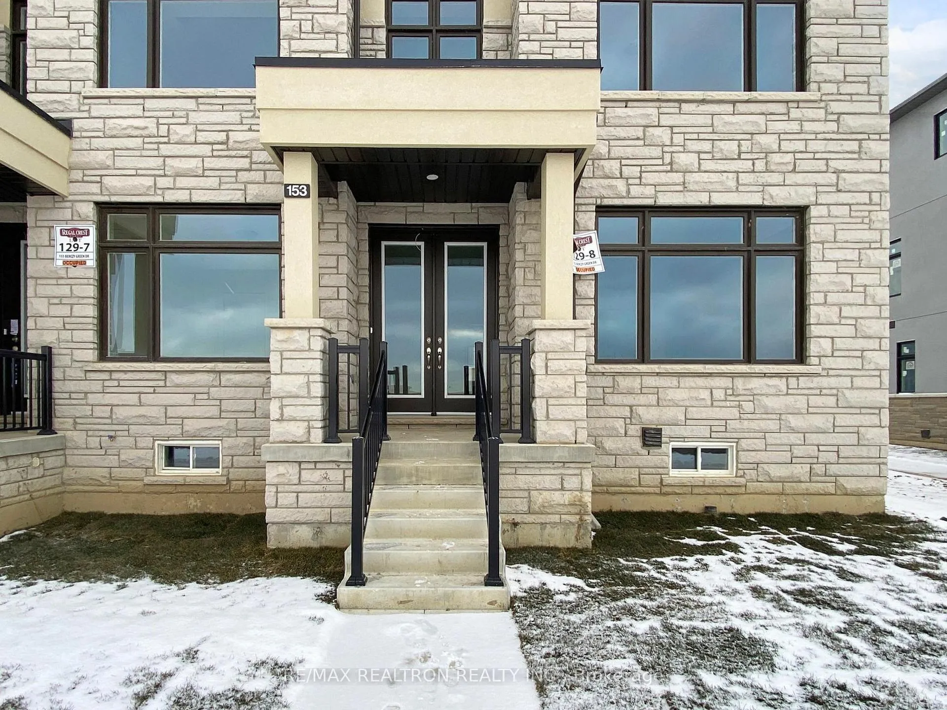 Photo 3 of 153 Berczy Green Drive, Markham, Rural Markham — HOMEH