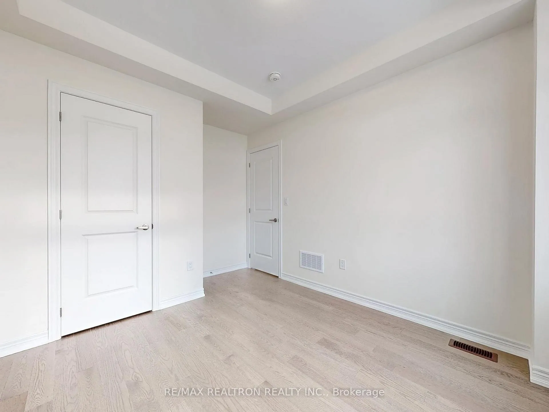 Photo 9 of 153 Berczy Green Drive, Markham, Rural Markham — HOMEH