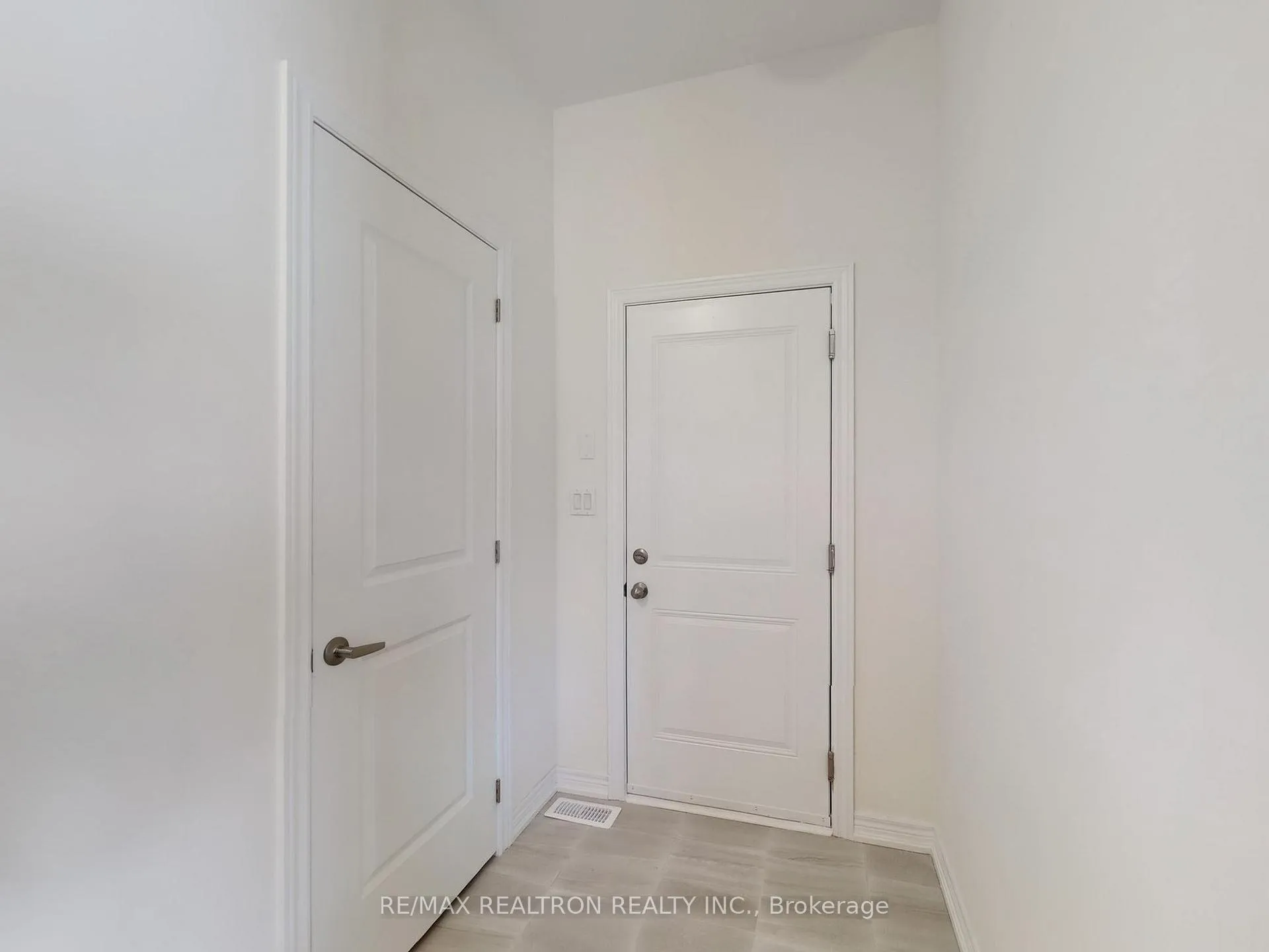 Photo 12 of 153 Berczy Green Drive, Markham, Rural Markham — HOMEH