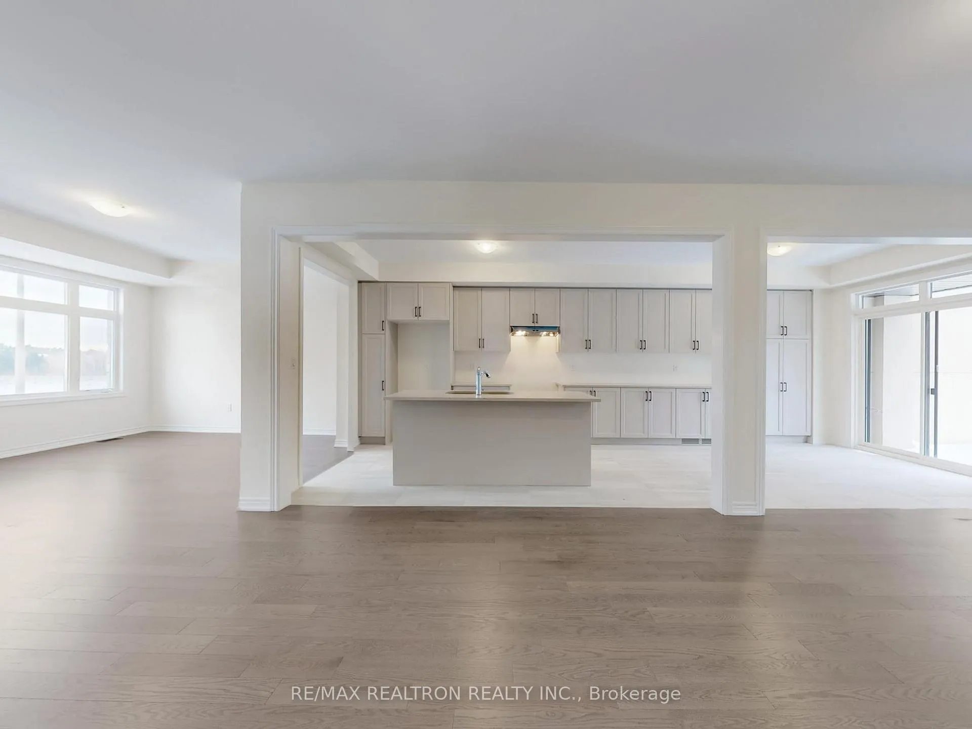 Photo 14 of 153 Berczy Green Drive, Markham, Rural Markham — HOMEH