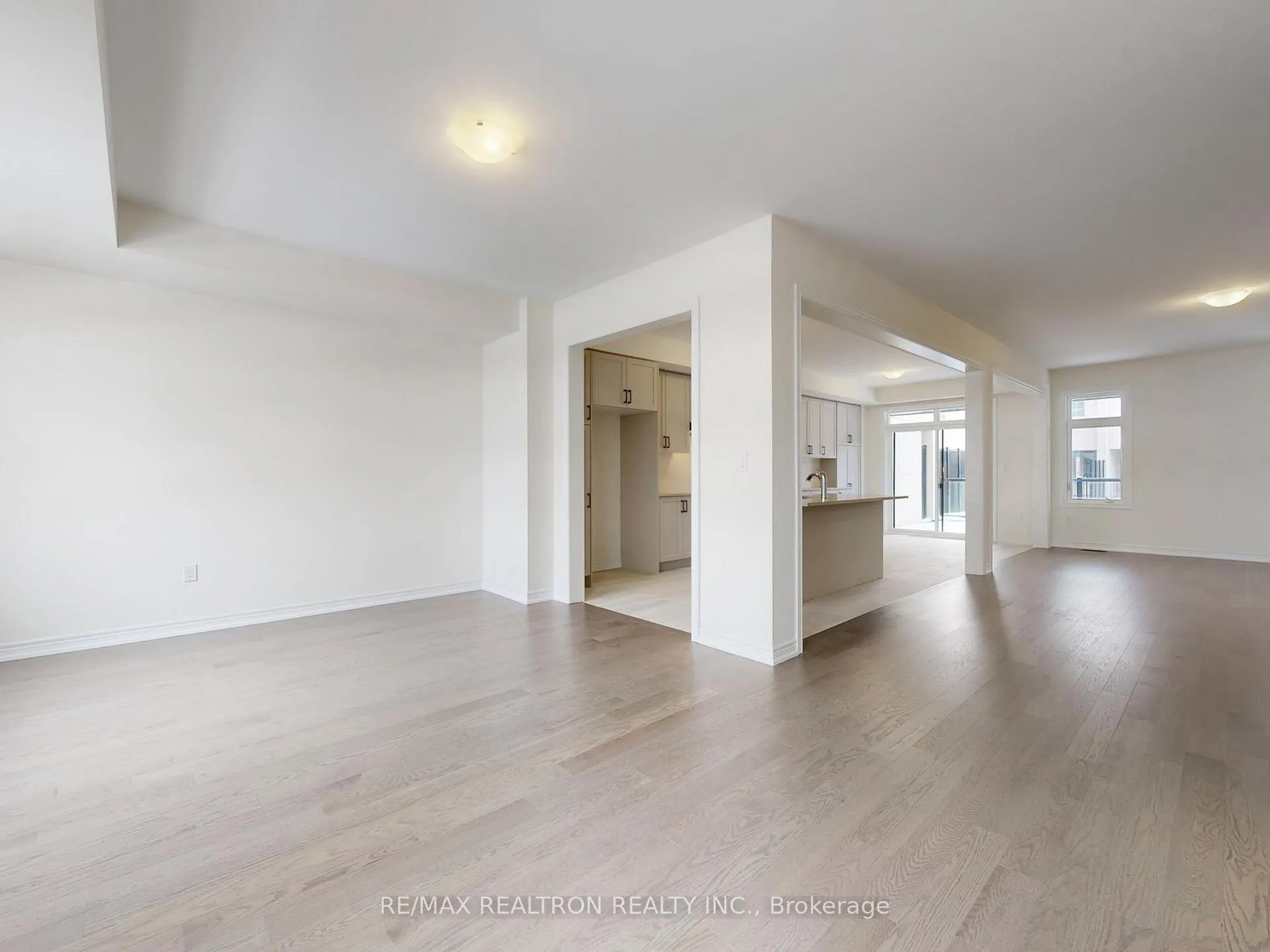 Photo 15 of 153 Berczy Green Drive, Markham, Rural Markham — HOMEH