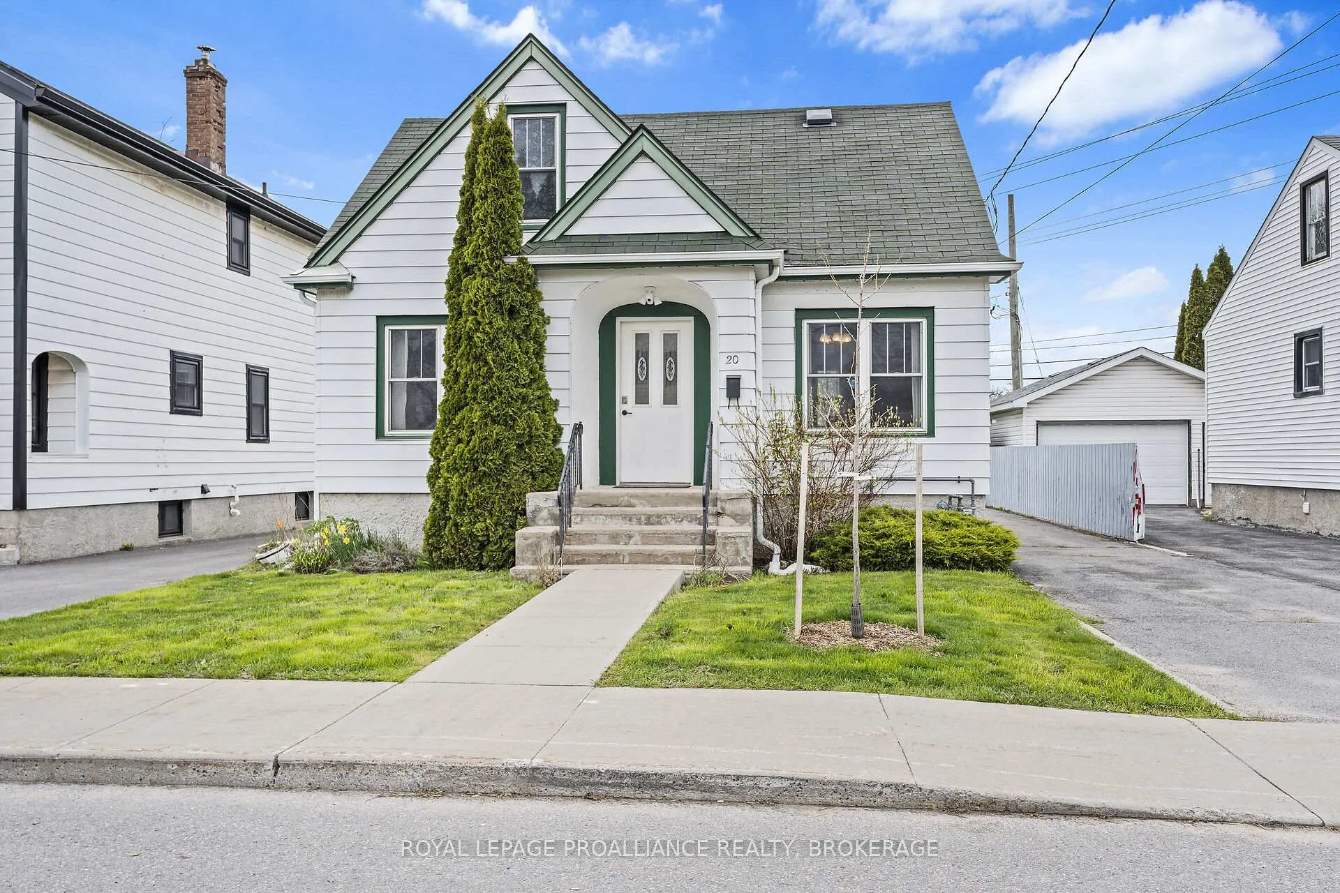 Photo 4 of 20 Drayton Avenue, Kingston, East of Sir John A. Blvd — HOMEH