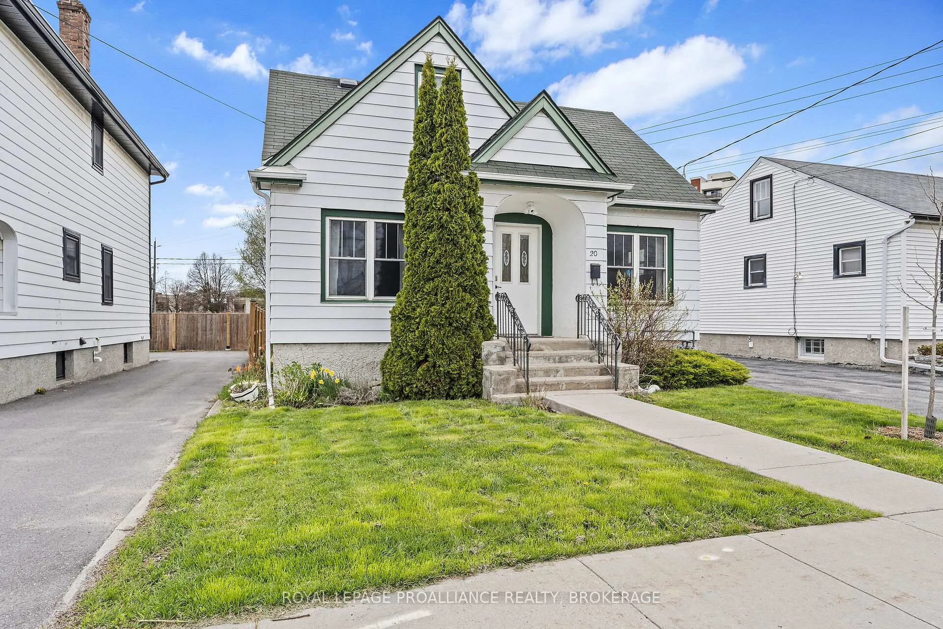 Photo 5 of 20 Drayton Avenue, Kingston, East of Sir John A. Blvd — HOMEH