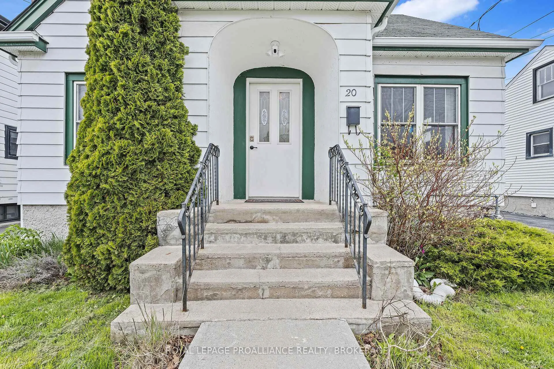 Photo 6 of 20 Drayton Avenue, Kingston, East of Sir John A. Blvd — HOMEH