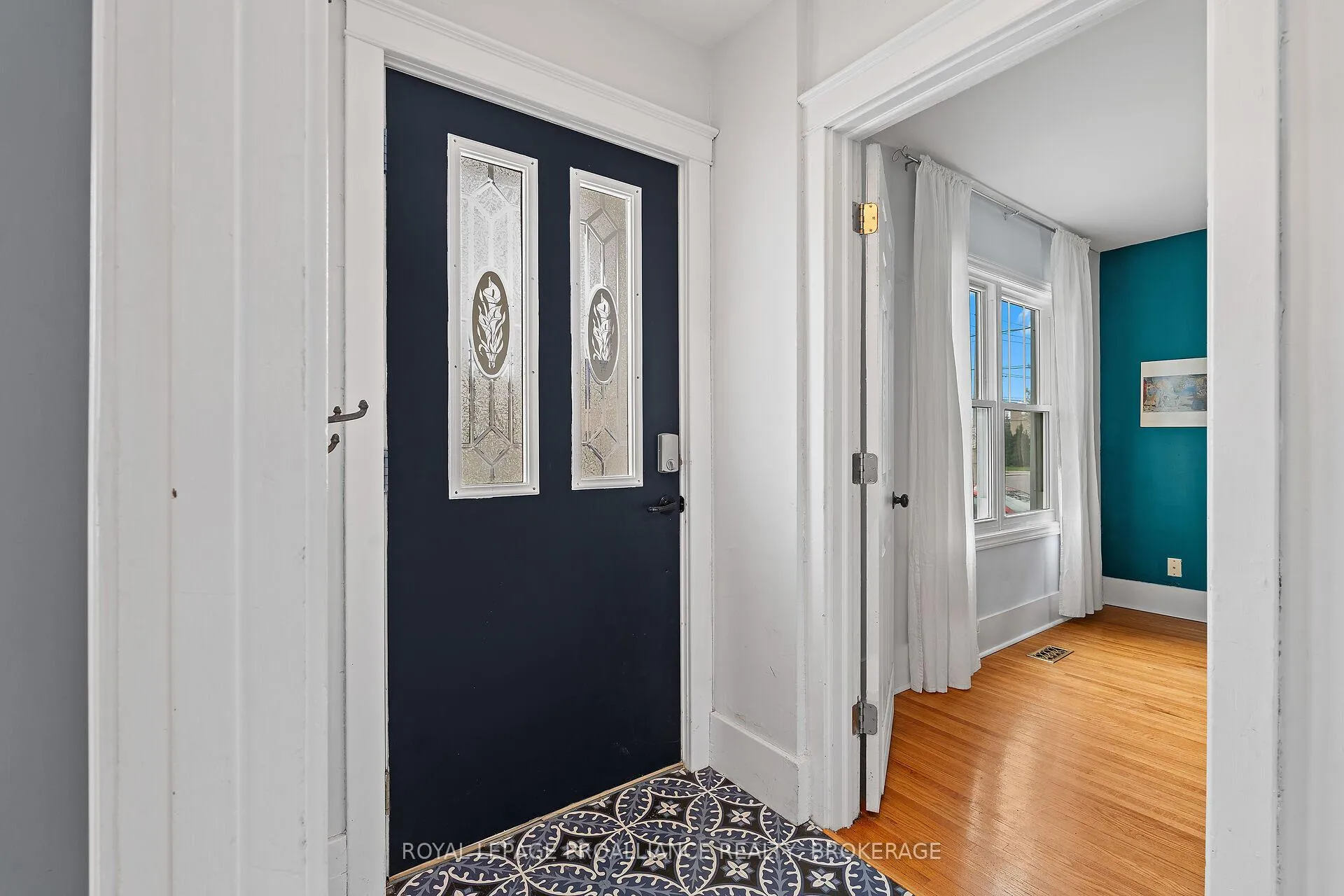 Photo 7 of 20 Drayton Avenue, Kingston, East of Sir John A. Blvd — HOMEH