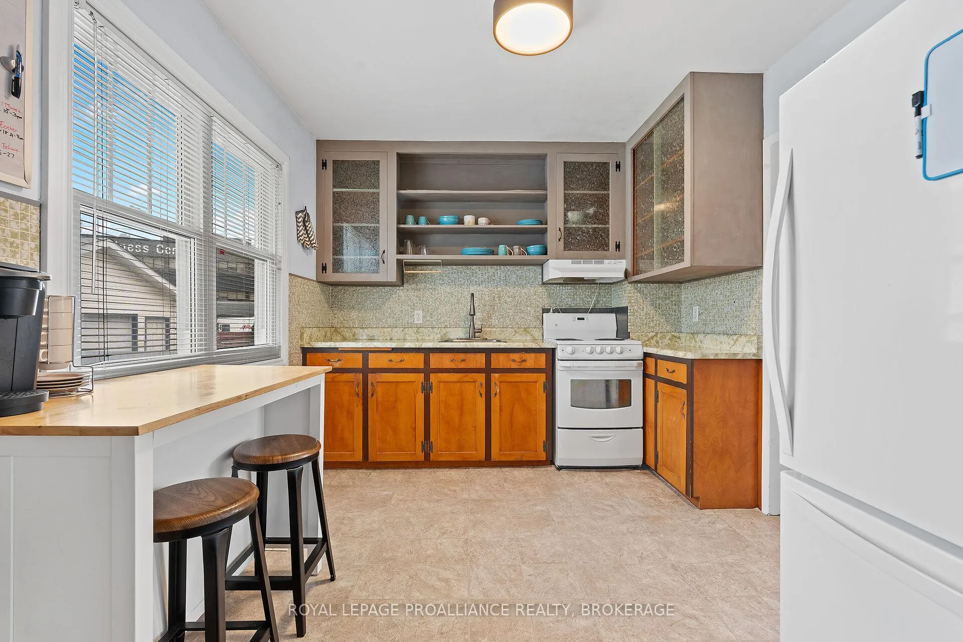 Photo 13 of 20 Drayton Avenue, Kingston, East of Sir John A. Blvd — HOMEH