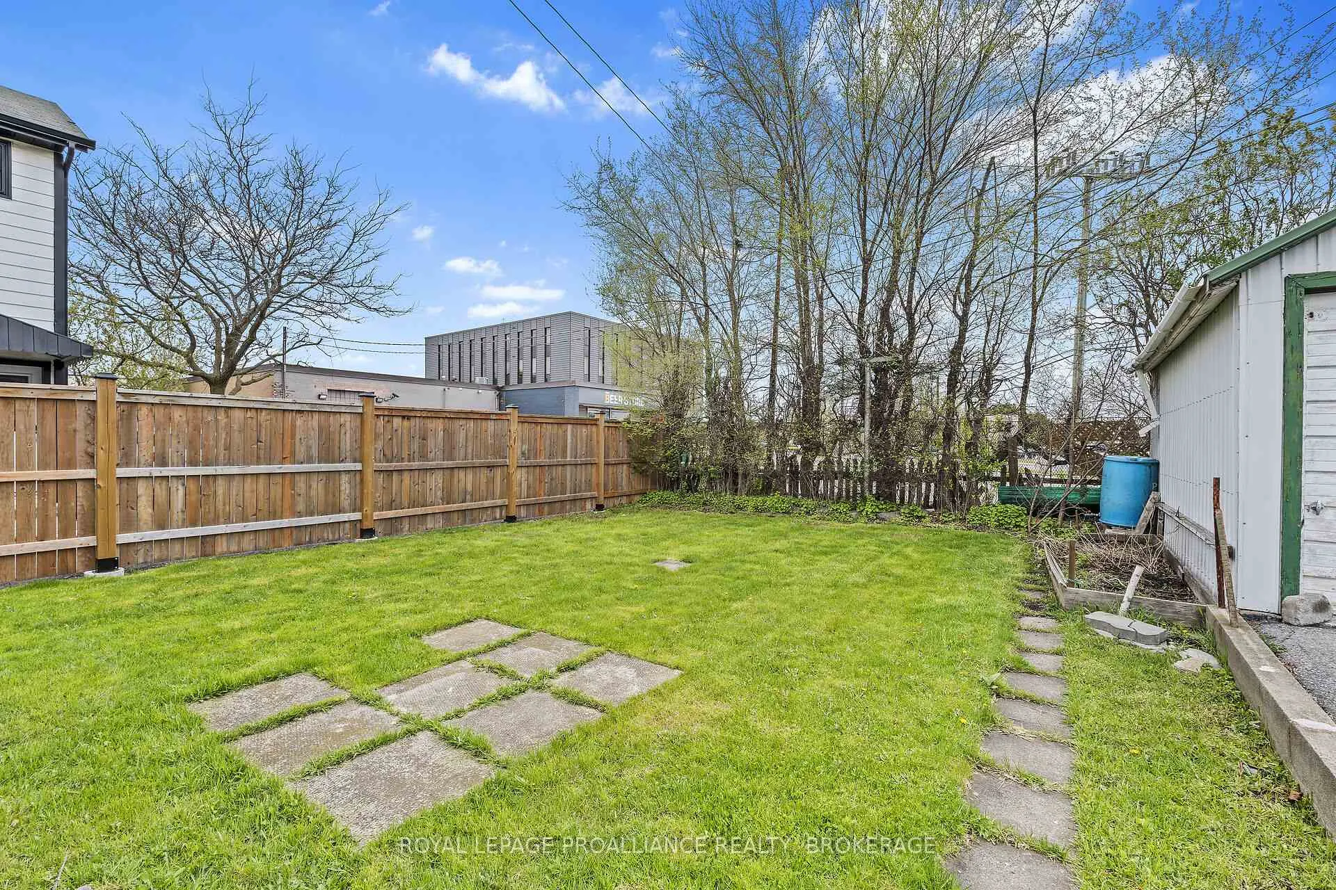 Photo 32 of 20 Drayton Avenue, Kingston, East of Sir John A. Blvd — HOMEH