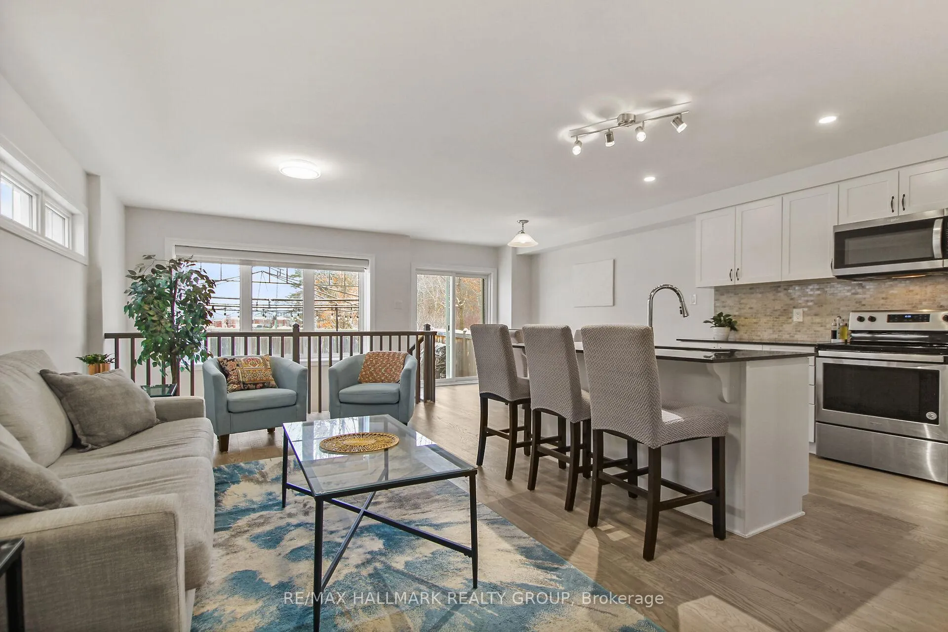 Photo 4 of 501 Parade Drive, Ottawa, Stittsville (South) — HOMEH