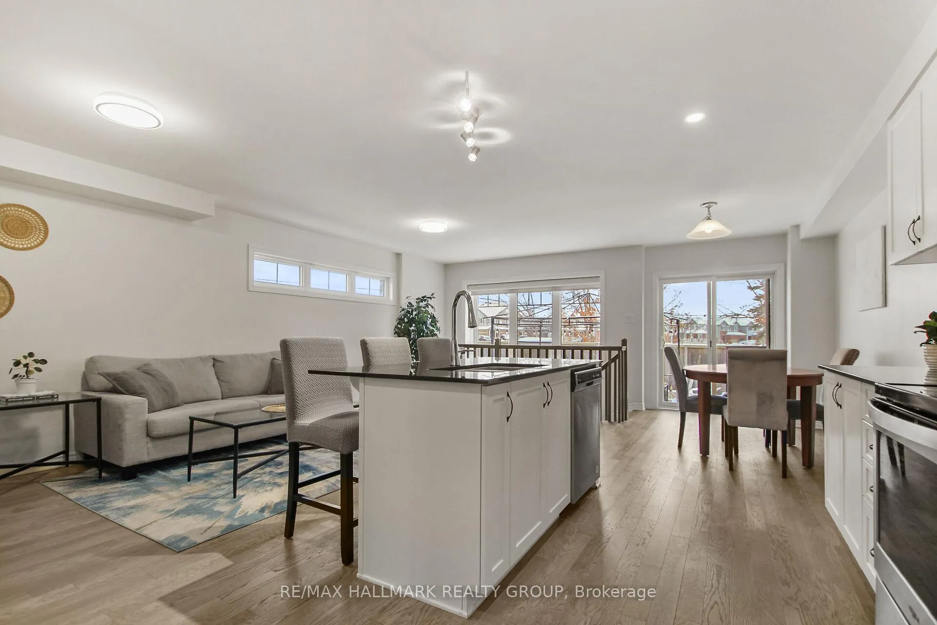 Photo 5 of 501 Parade Drive, Ottawa, Stittsville (South) — HOMEH