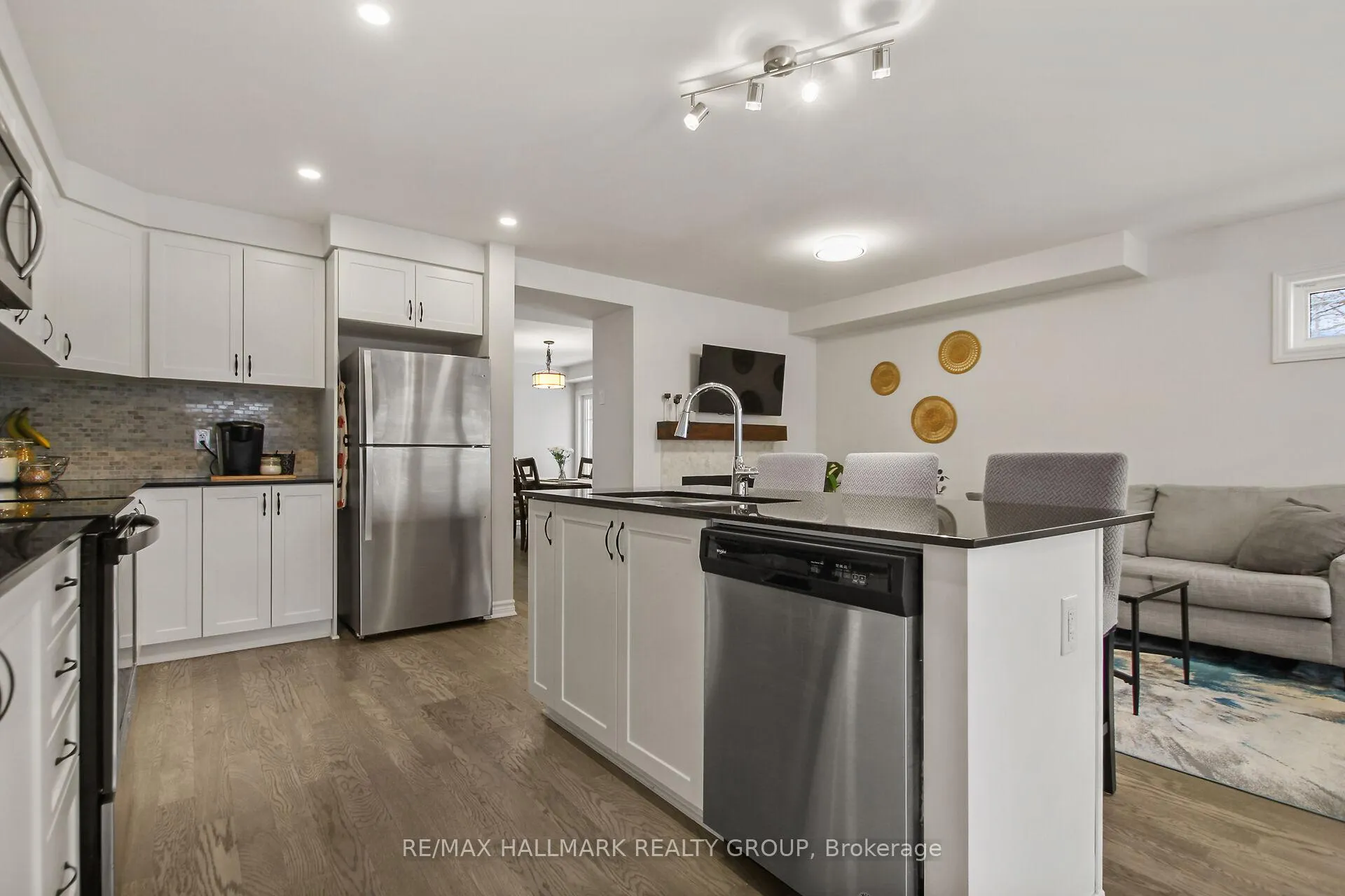 Photo 7 of 501 Parade Drive, Ottawa, Stittsville (South) — HOMEH