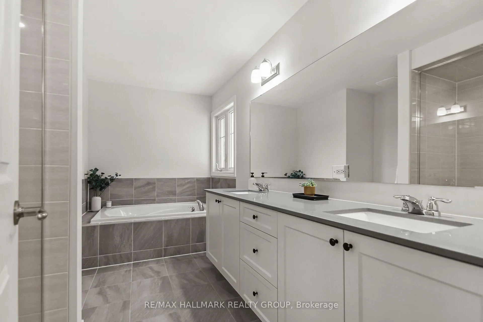 Photo 17 of 501 Parade Drive, Ottawa, Stittsville (South) — HOMEH