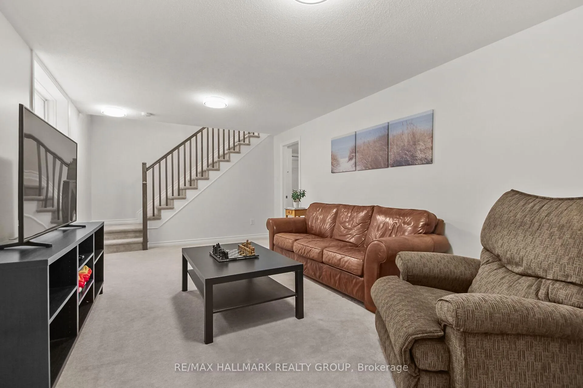 Photo 24 of 501 Parade Drive, Ottawa, Stittsville (South) — HOMEH