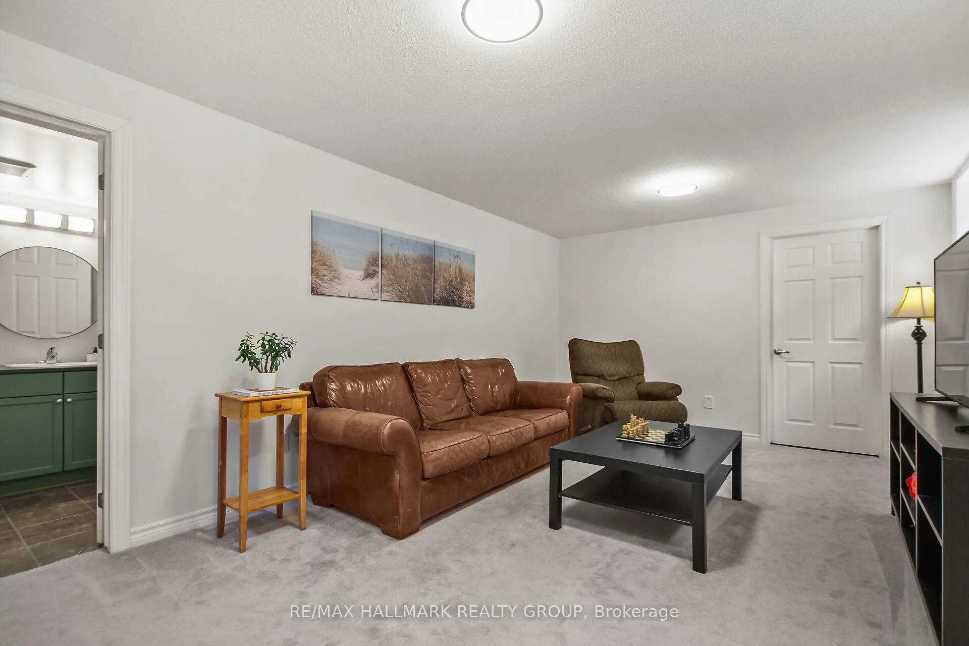 Photo 25 of 501 Parade Drive, Ottawa, Stittsville (South) — HOMEH
