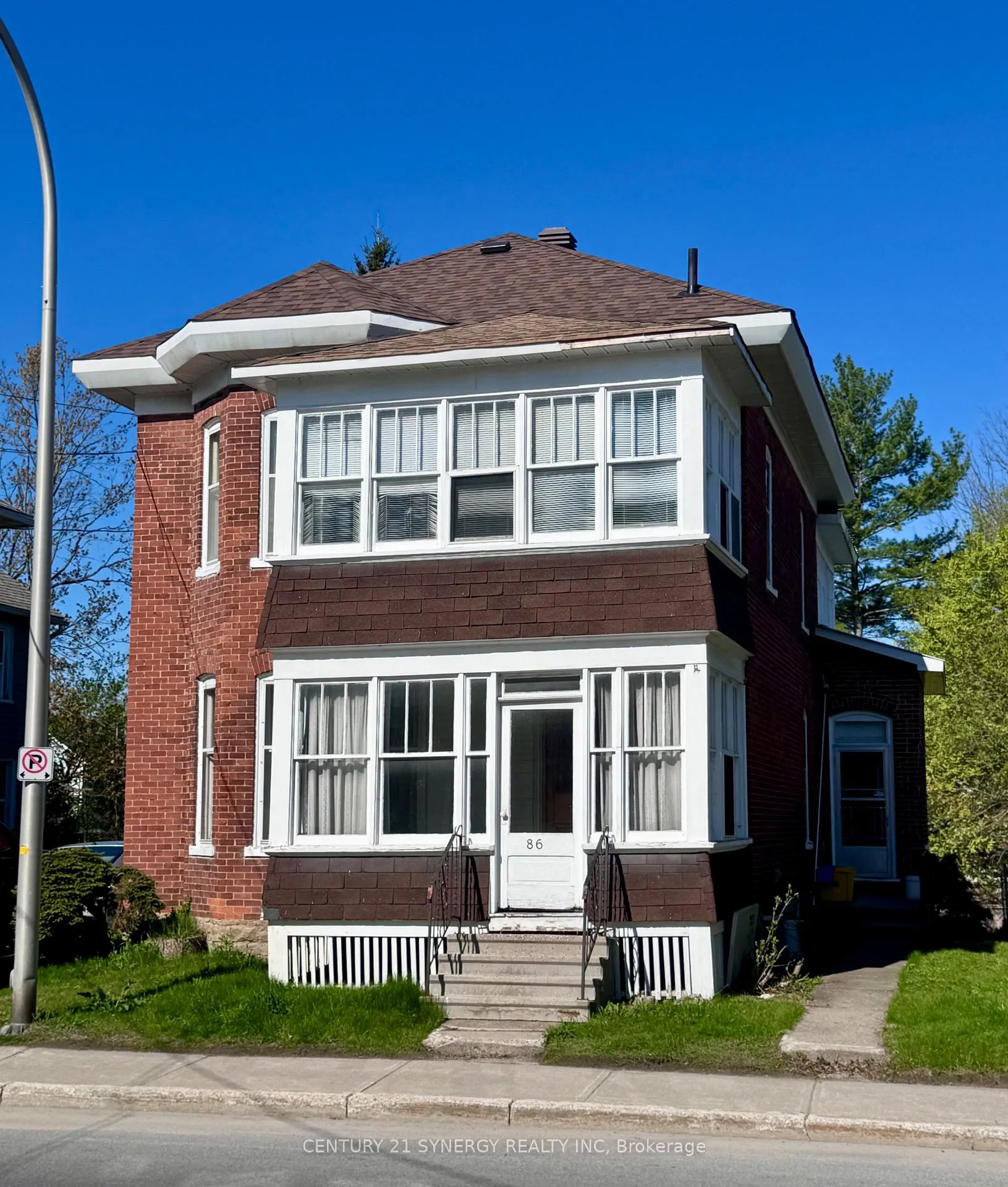 Photo 1 of 86 Brockville Street, Smiths Falls — HOMEH
