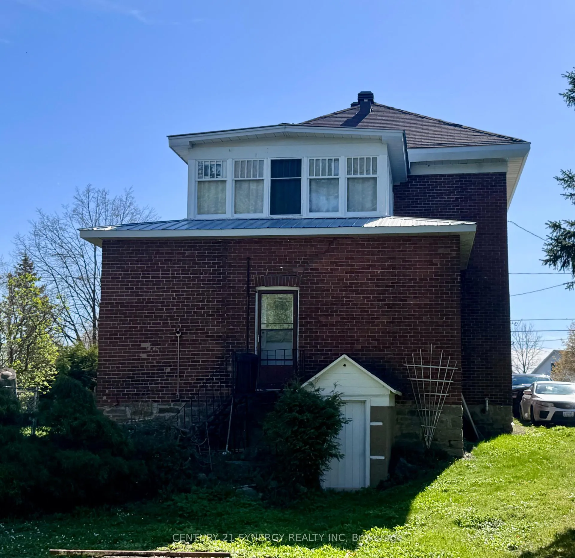 Photo 6 of 86 Brockville Street, Smiths Falls — HOMEH