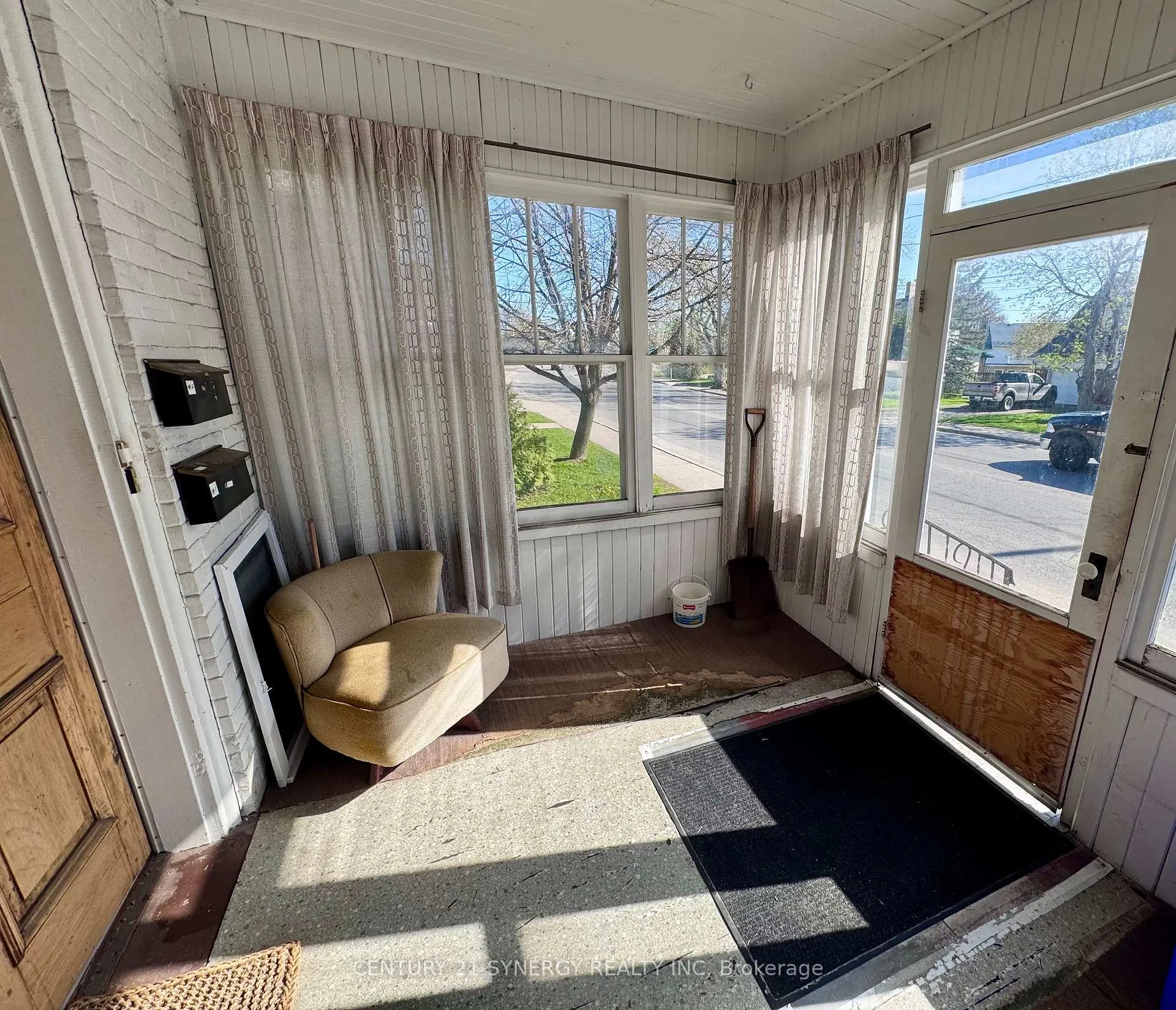 Photo 9 of 86 Brockville Street, Smiths Falls — HOMEH