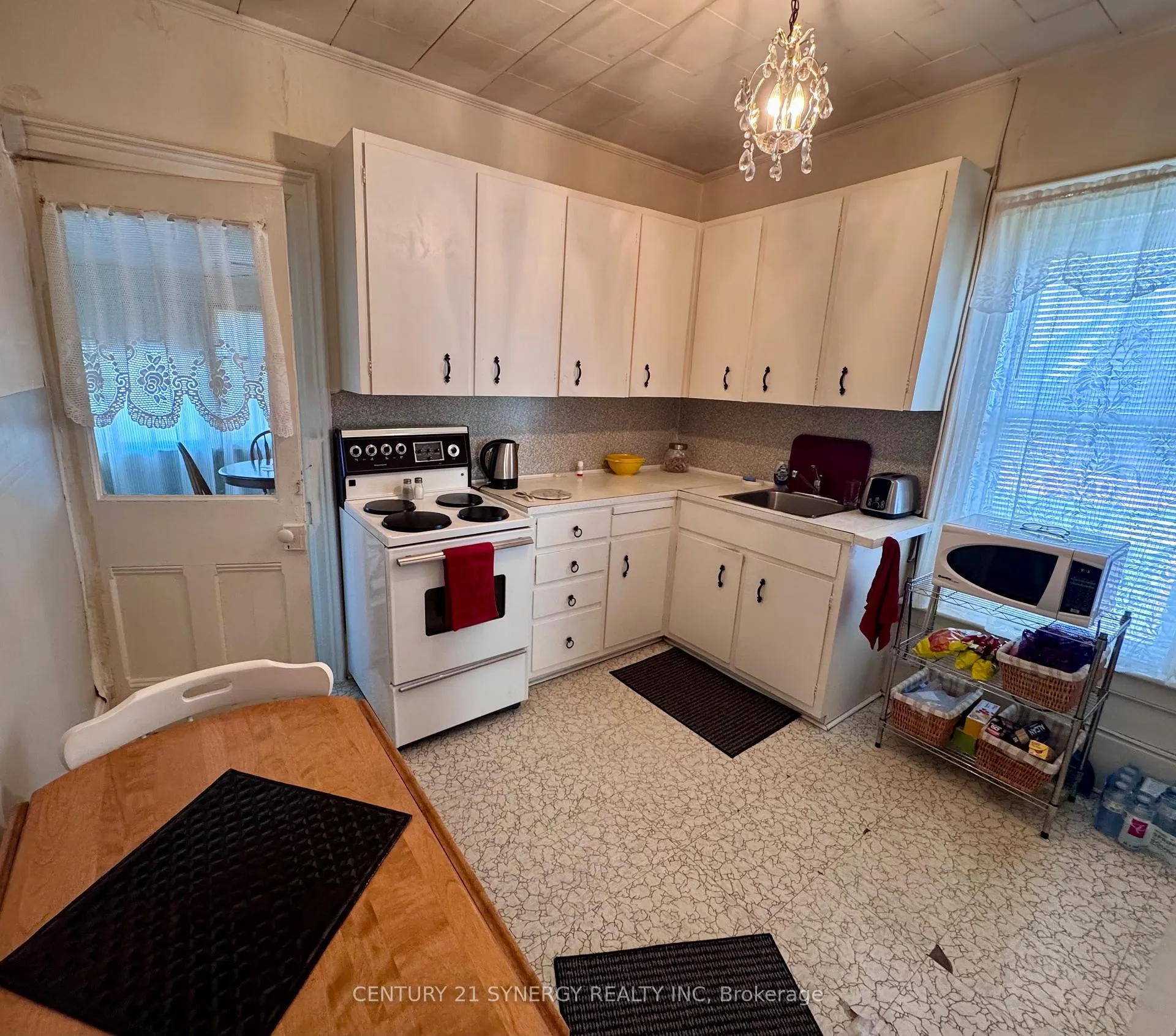 Photo 17 of 86 Brockville Street, Smiths Falls — HOMEH