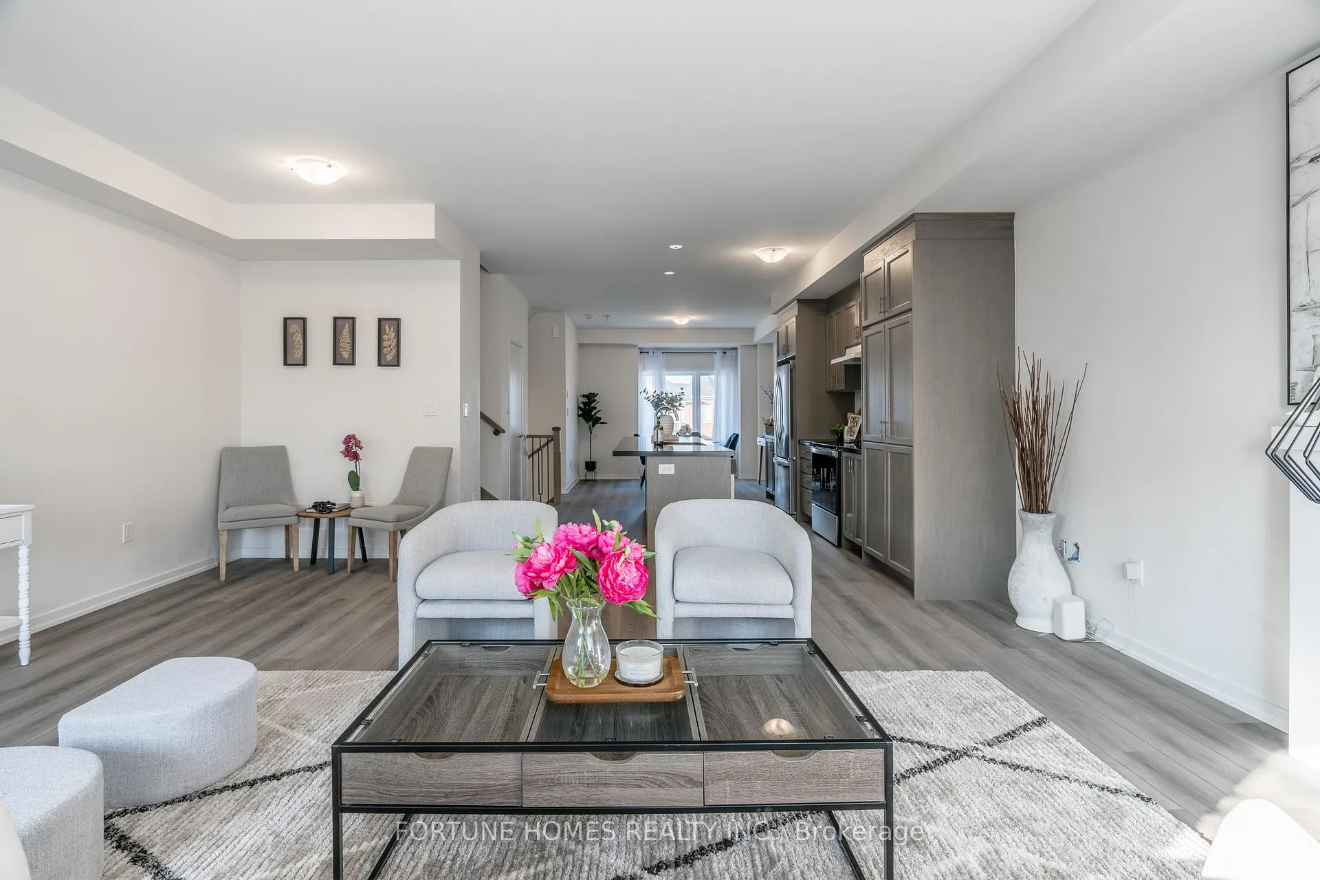 Photo 4 of 144 Landsbridge Street, Caledon, Bolton East — HOMEH