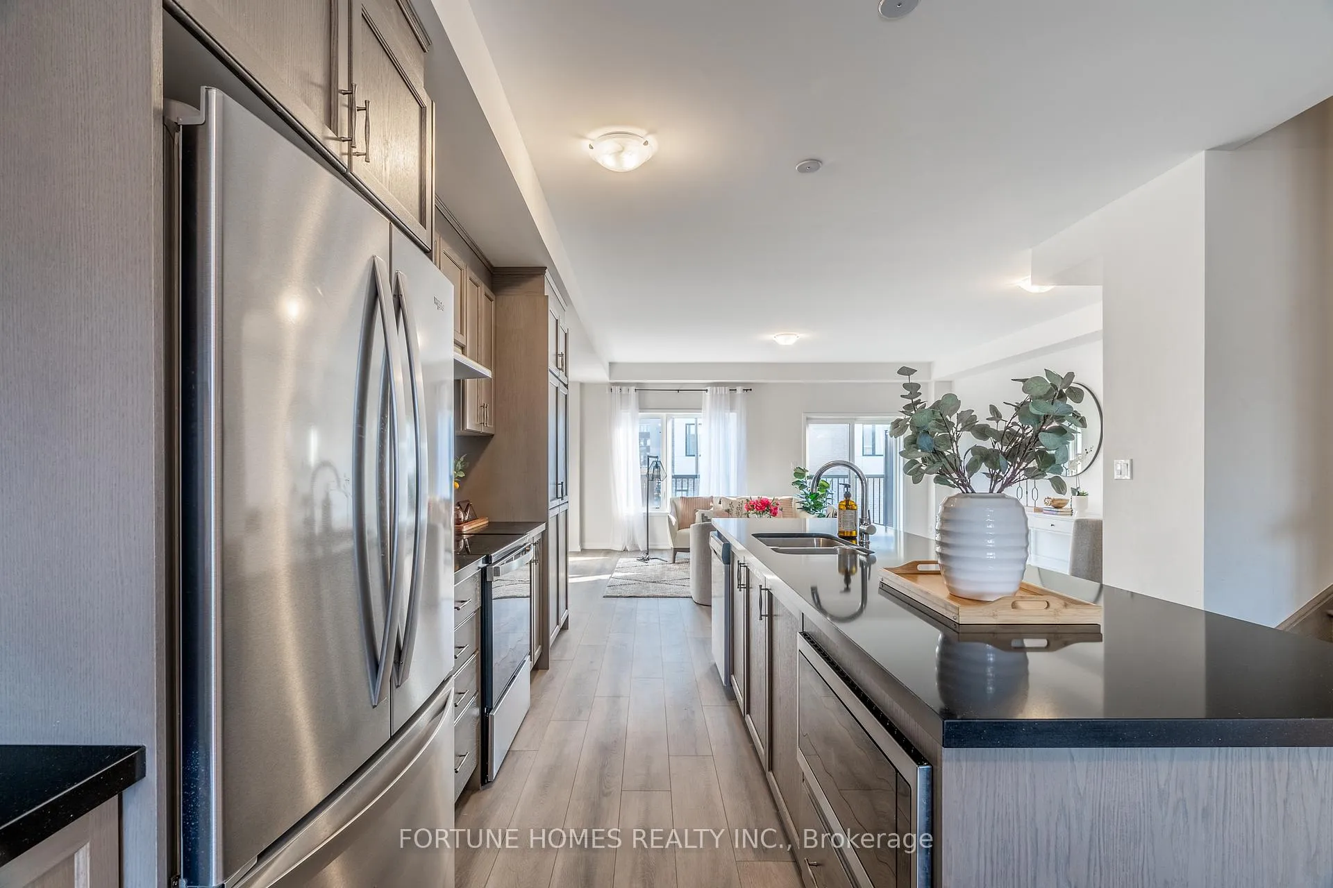 Photo 10 of 144 Landsbridge Street, Caledon, Bolton East — HOMEH