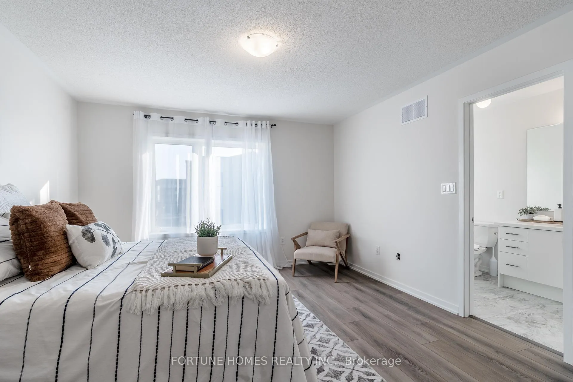 Photo 18 of 144 Landsbridge Street, Caledon, Bolton East — HOMEH