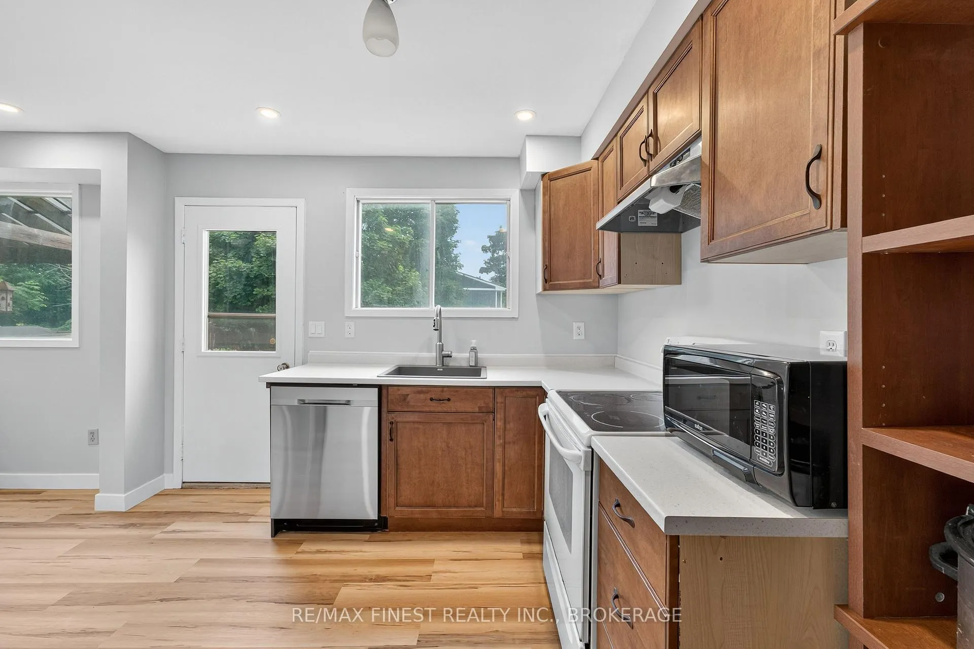 Photo 7 of 937 Purcell Crescent, Kingston, North of Taylor-Kidd Blvd — HOMEH