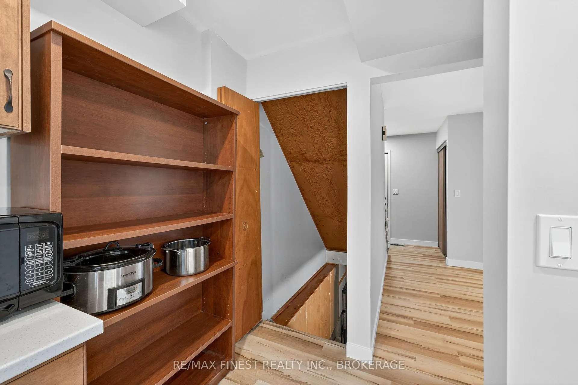 Photo 10 of 937 Purcell Crescent, Kingston, North of Taylor-Kidd Blvd — HOMEH
