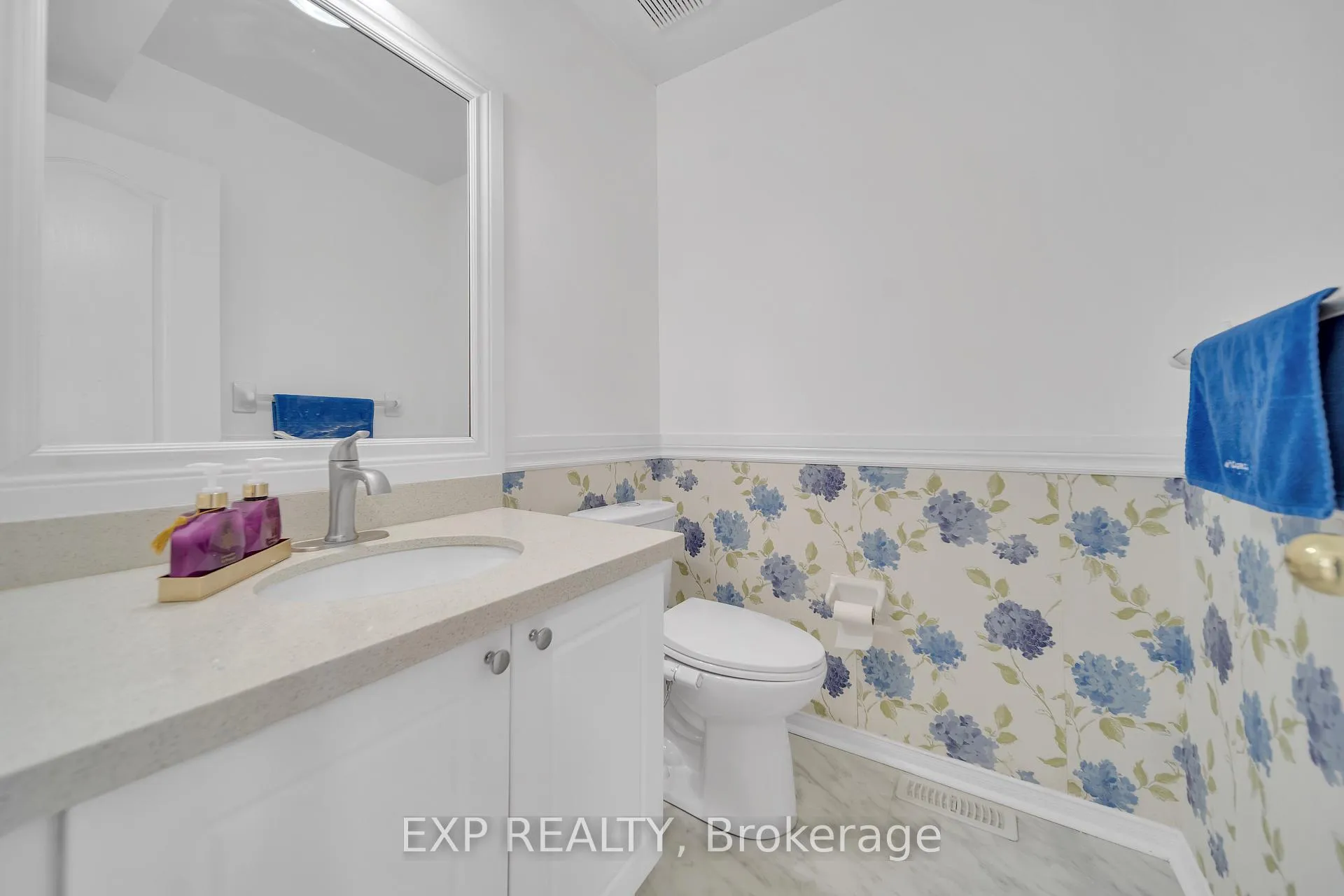 Photo 8 of 137 Smales Drive, Ajax, Central — HOMEH