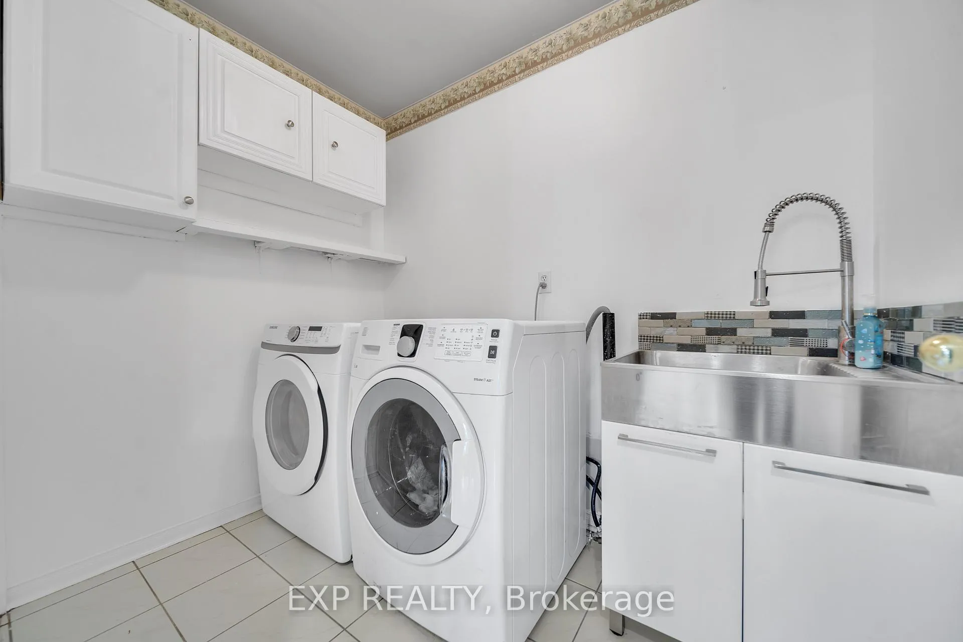 Photo 9 of 137 Smales Drive, Ajax, Central — HOMEH