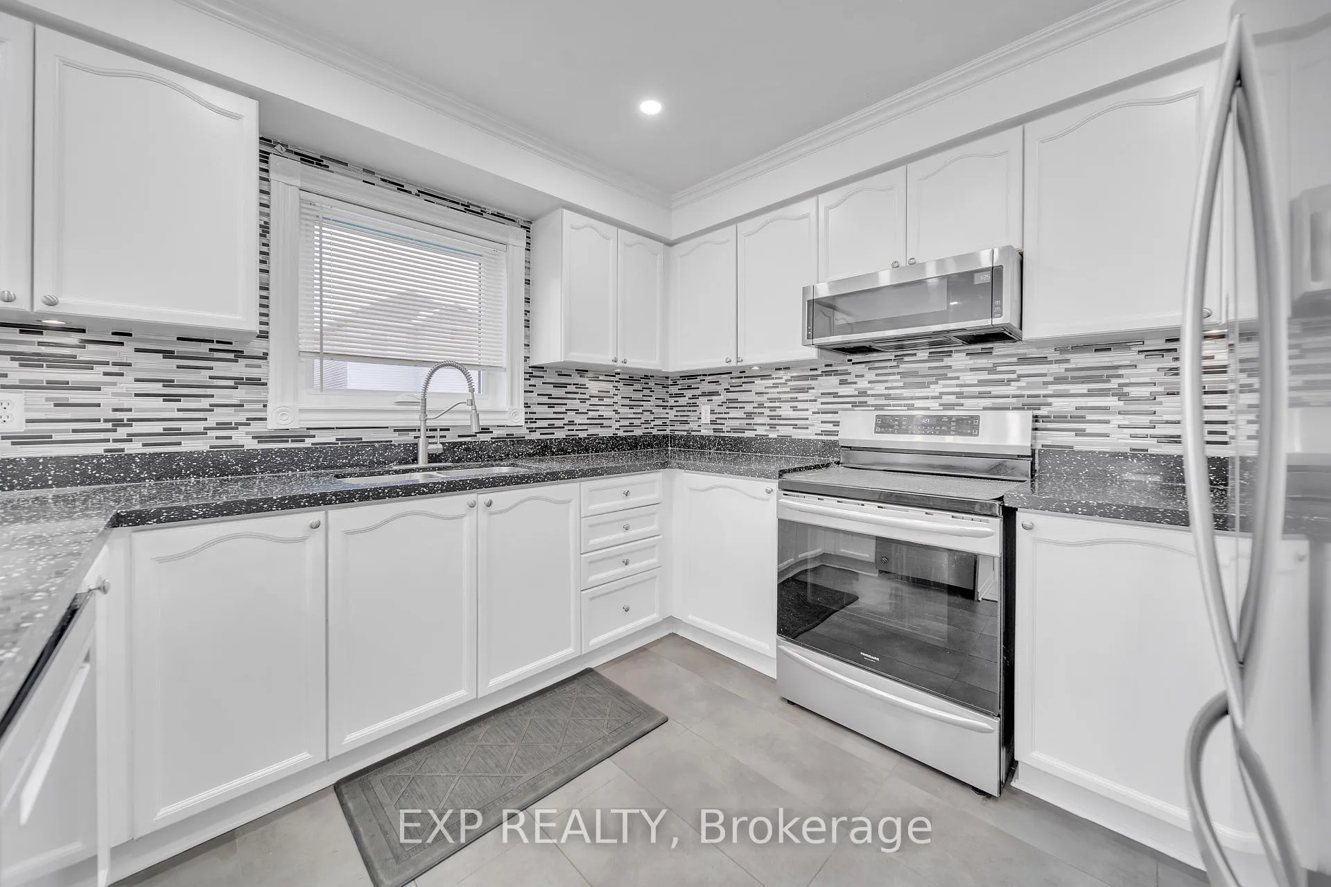Photo 12 of 137 Smales Drive, Ajax, Central — HOMEH